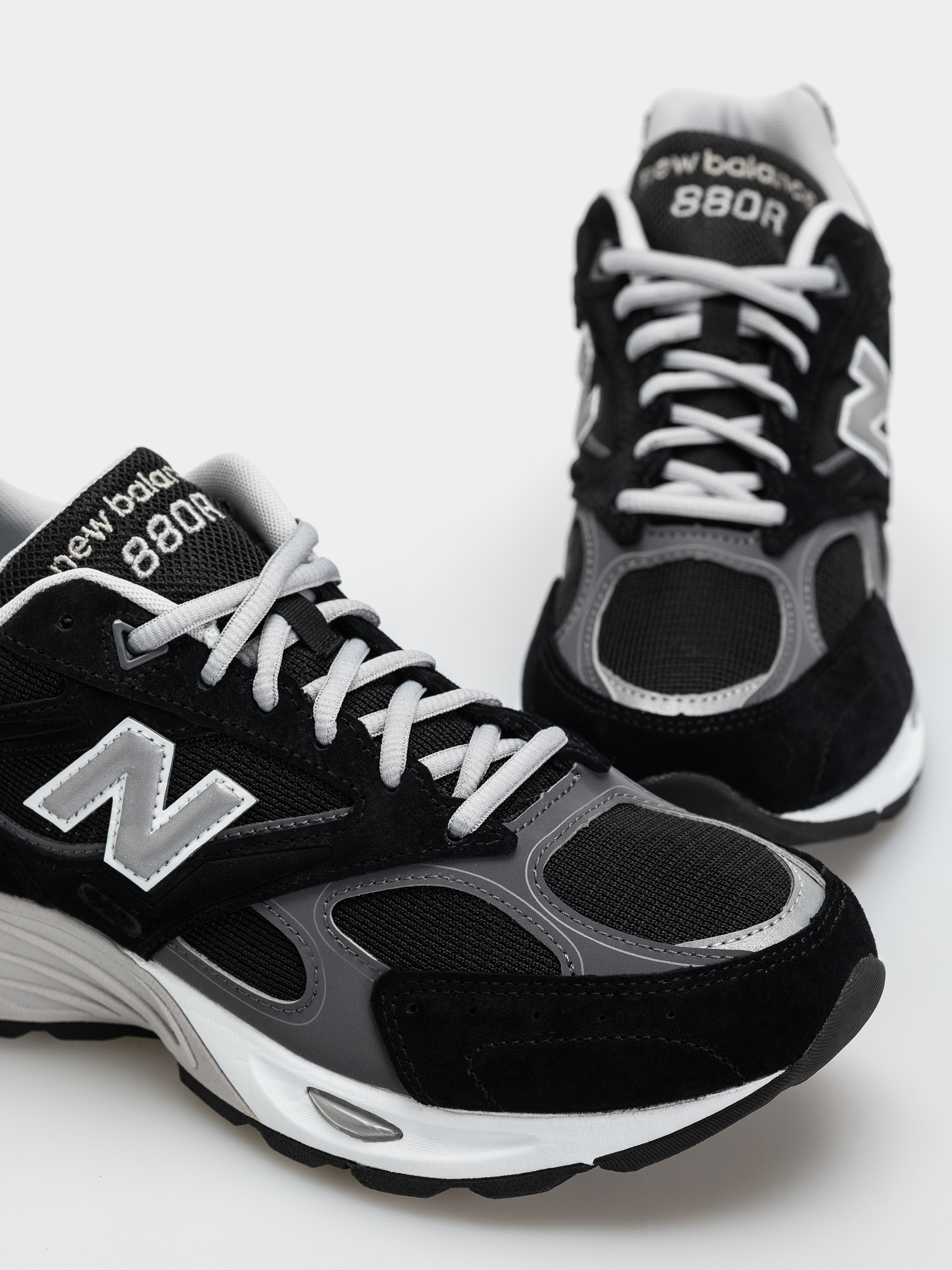 Topánky New Balance 880R (black/castlerock)