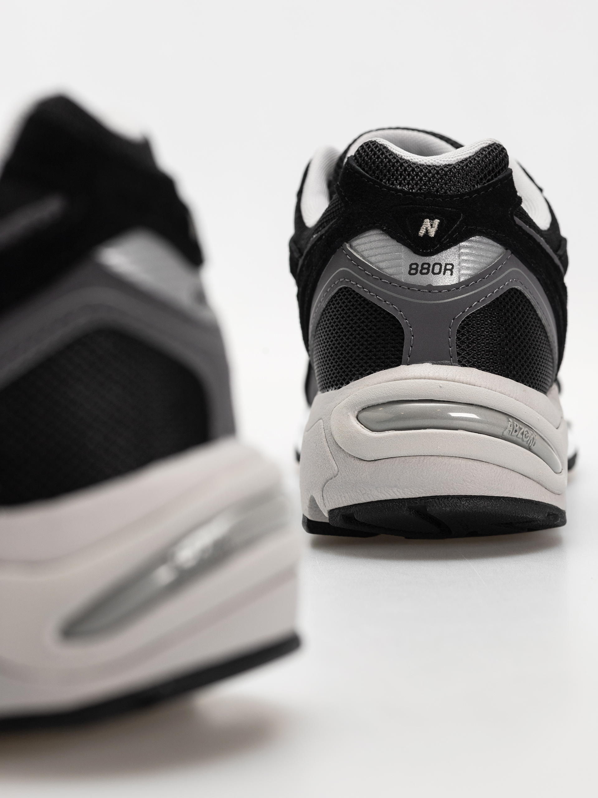 Topánky New Balance 880R (black/castlerock)