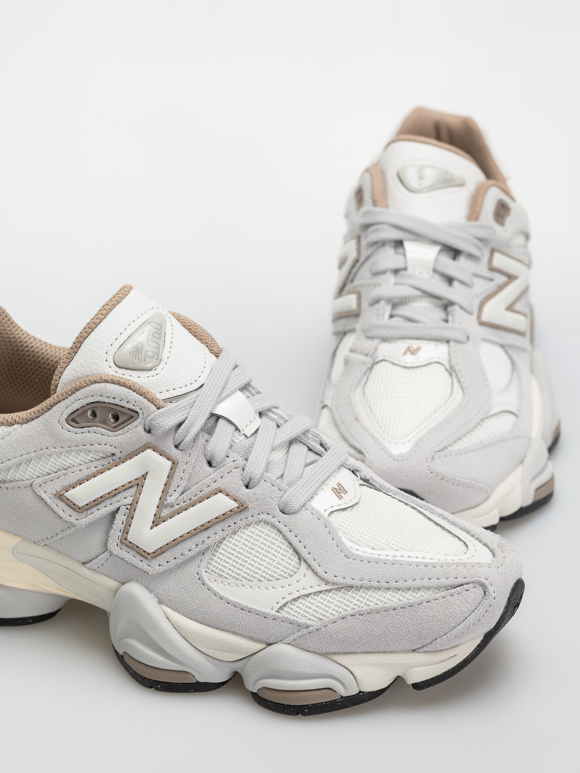 Topánky New Balance 9060 (driftwood/sea salt)