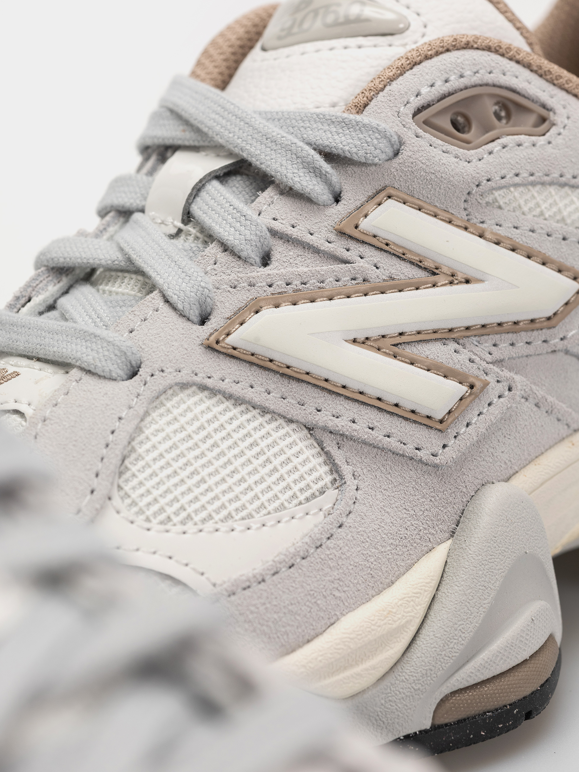 Topánky New Balance 9060 (driftwood/sea salt)