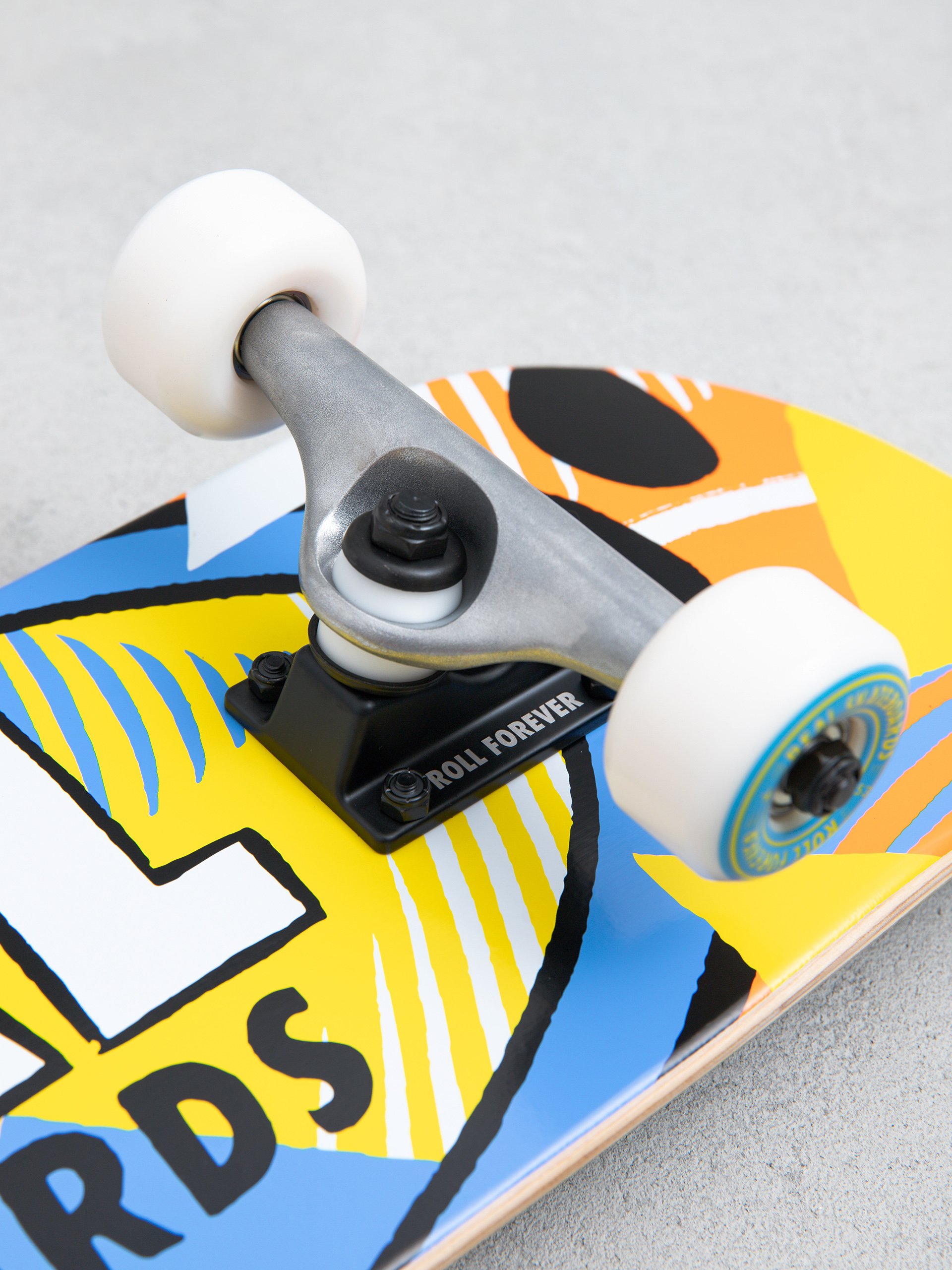 Skateboard Real Hatched (orange/blue/yellow)