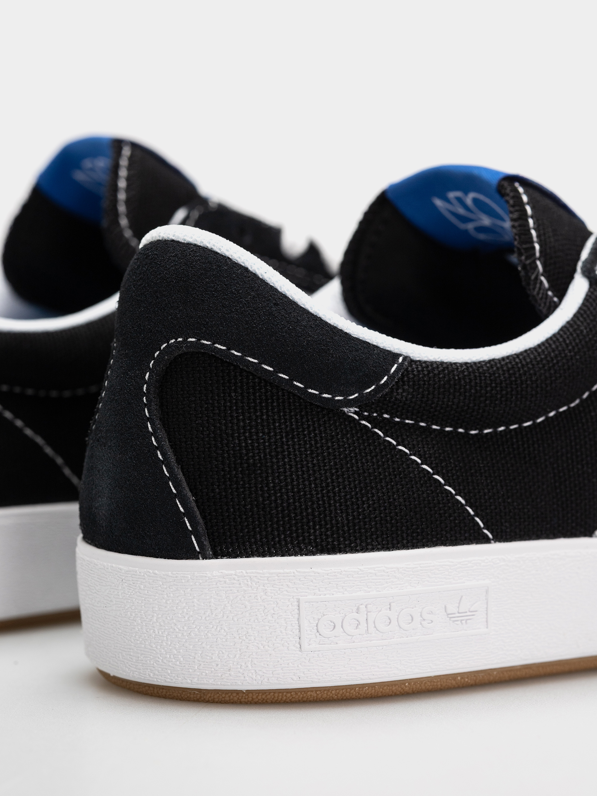 Topánky adidas Nora (cblack/ftwwht/blubir)