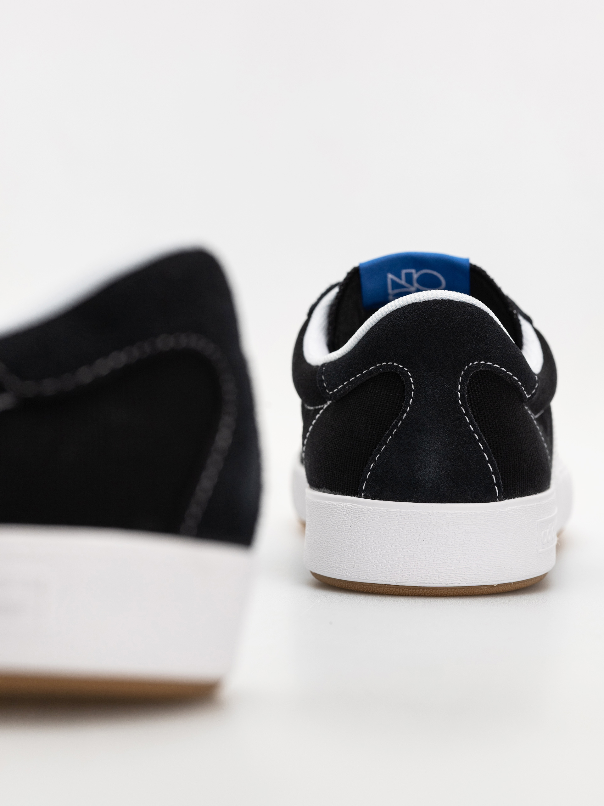 Topánky adidas Nora (cblack/ftwwht/blubir)