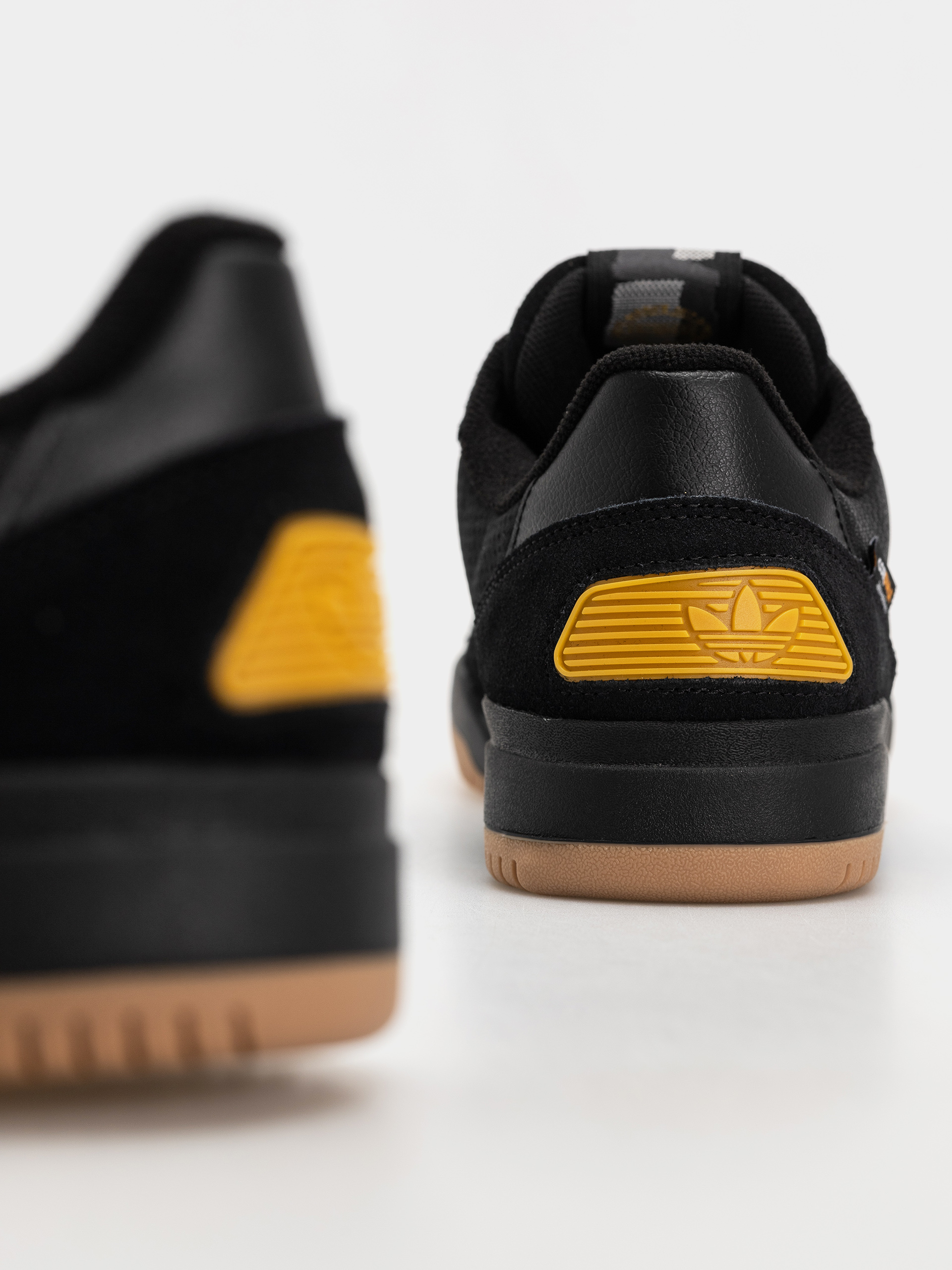 Topánky adidas Tekkira Cup (carbon/carbon/cblack)
