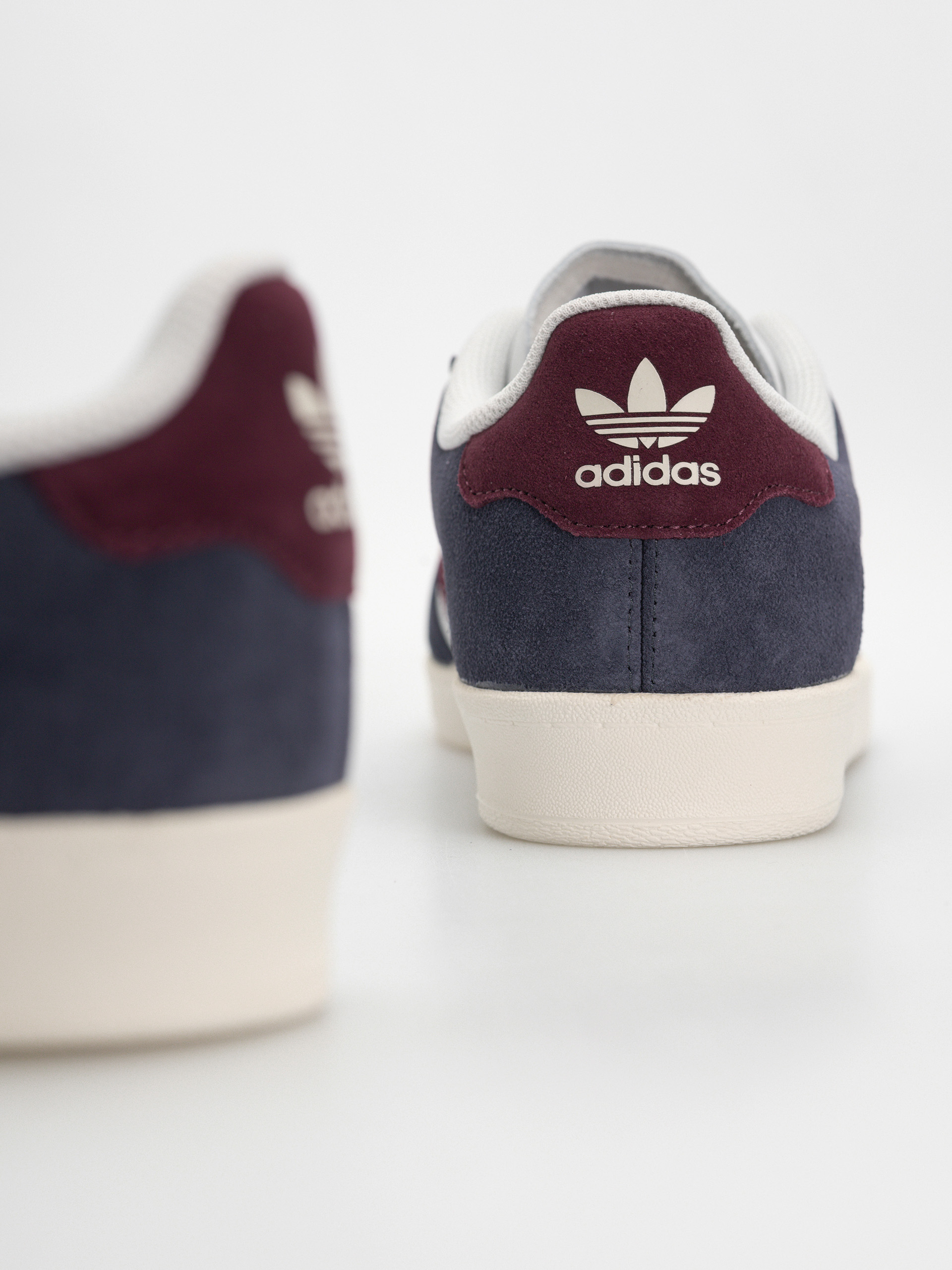 Topánky adidas Superskate Low (shanav/maroon/crywht)