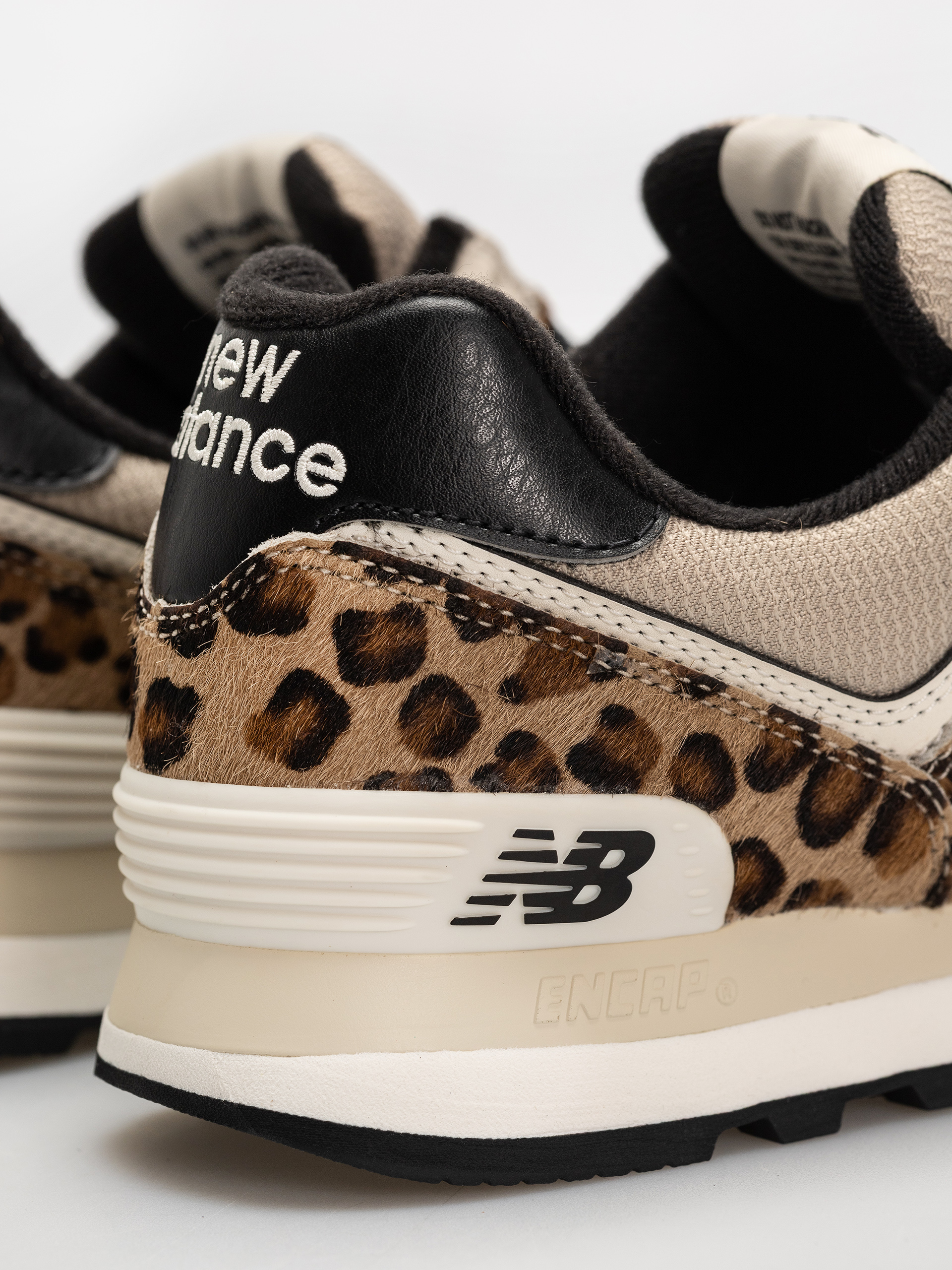 Topánky New Balance 574 Wmn (stoneware/linen/black)