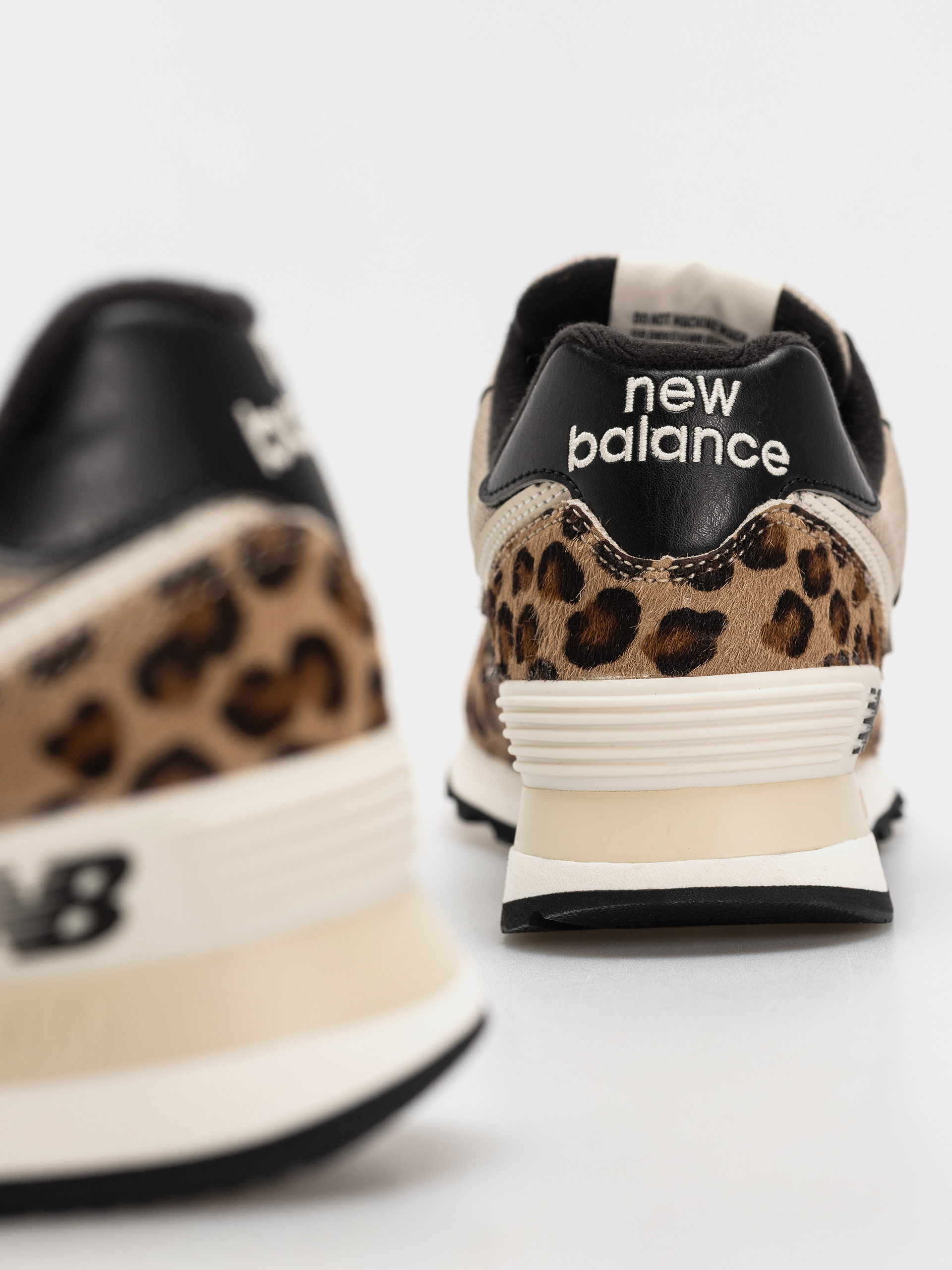 Topánky New Balance 574 Wmn (stoneware/linen/black)