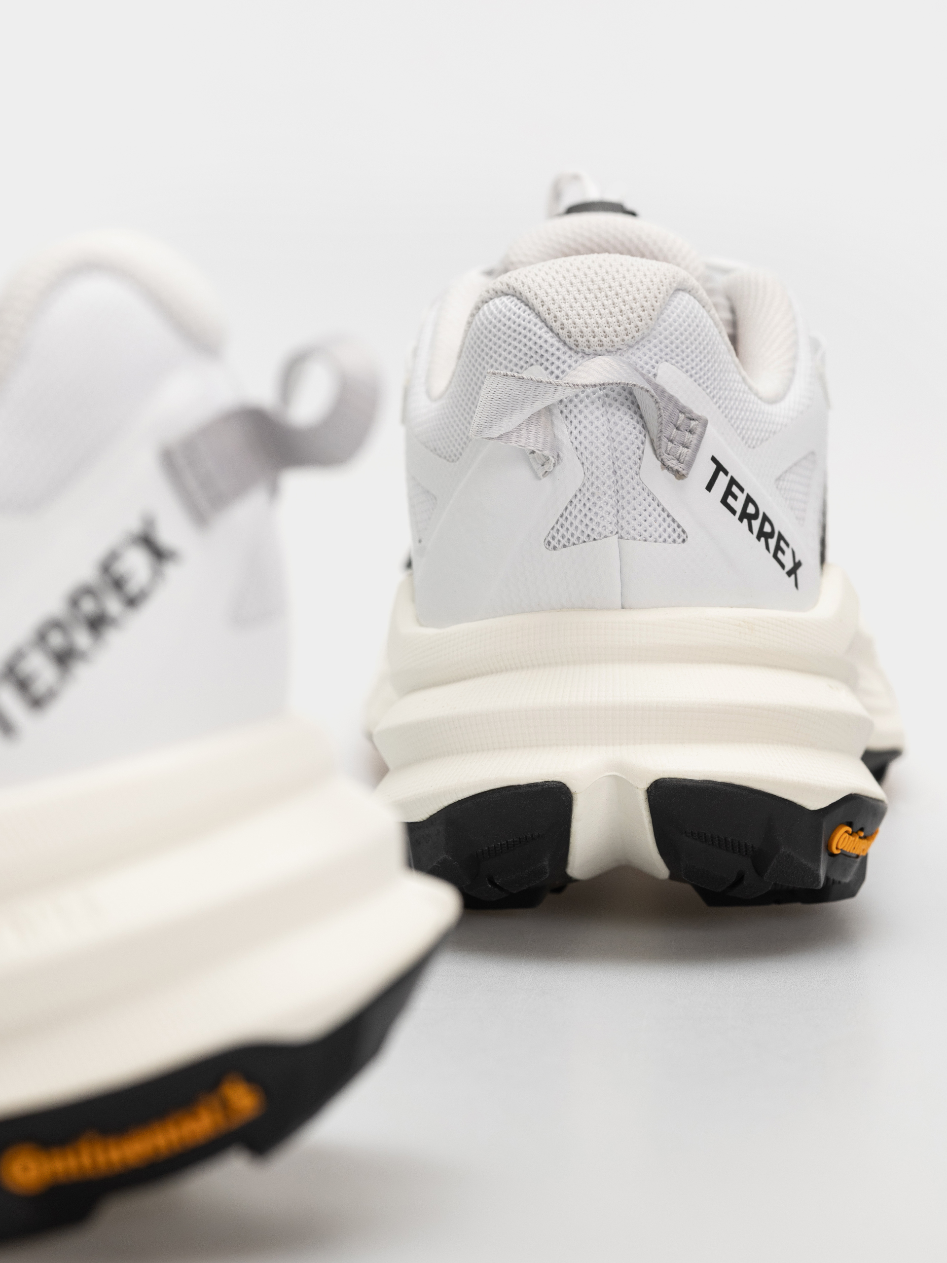 Topánky adidas Terrex Freehiker Sl (ftwwht/cblack/seimor)