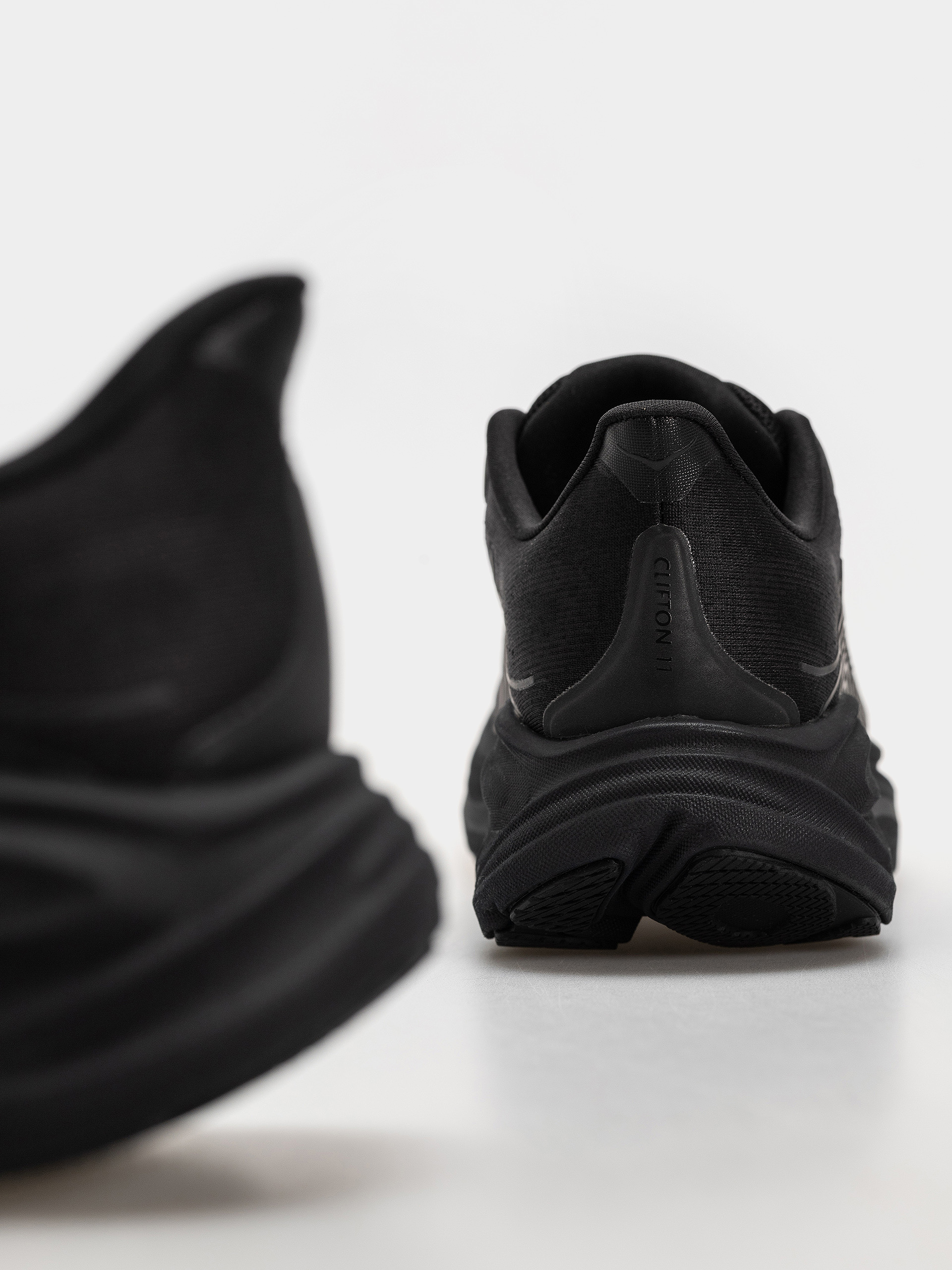 Topánky Hoka Clifton 11 Wmn (black/black)