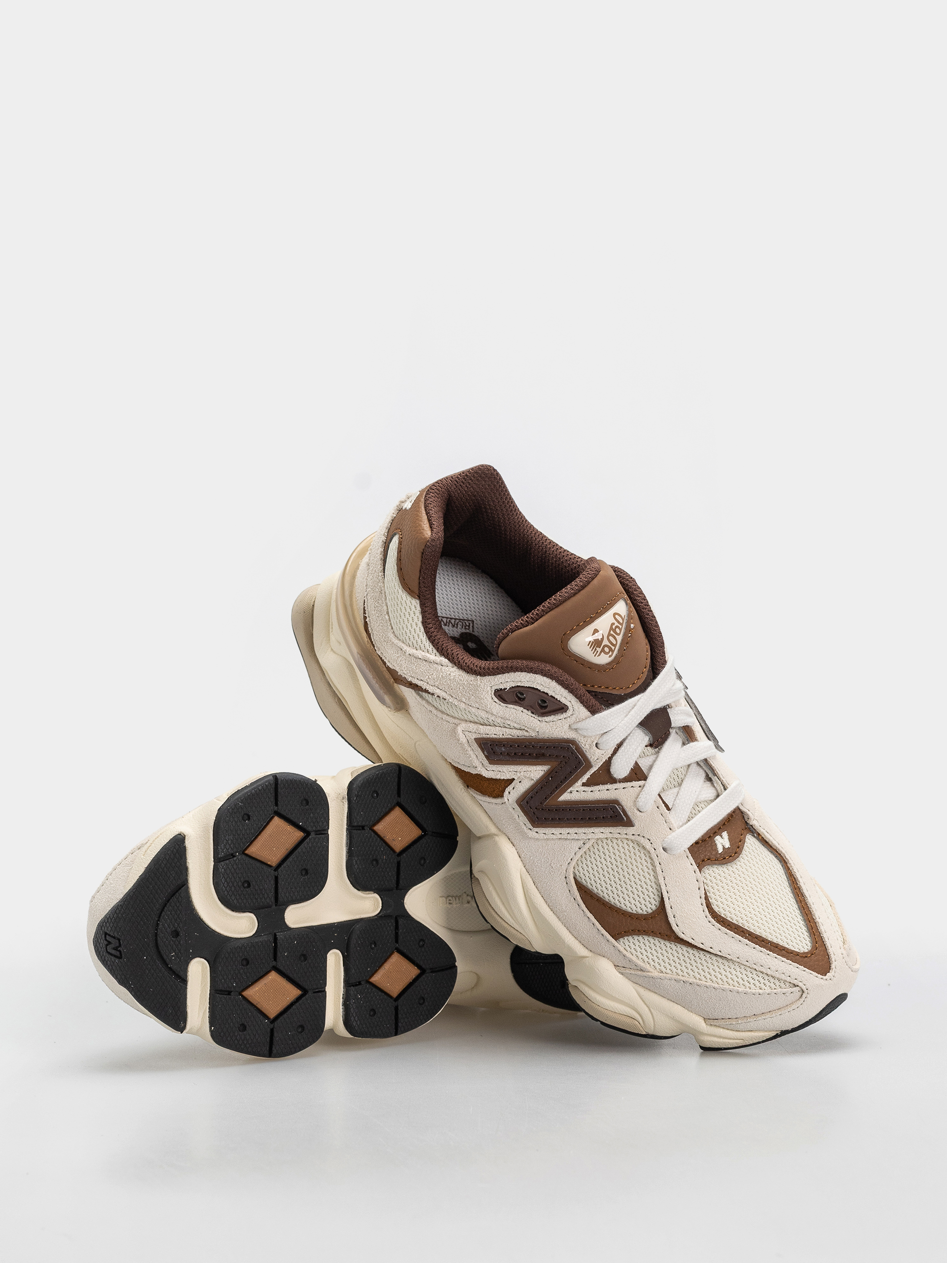 Topánky New Balance 9060 JR (breakfast tea/angora)