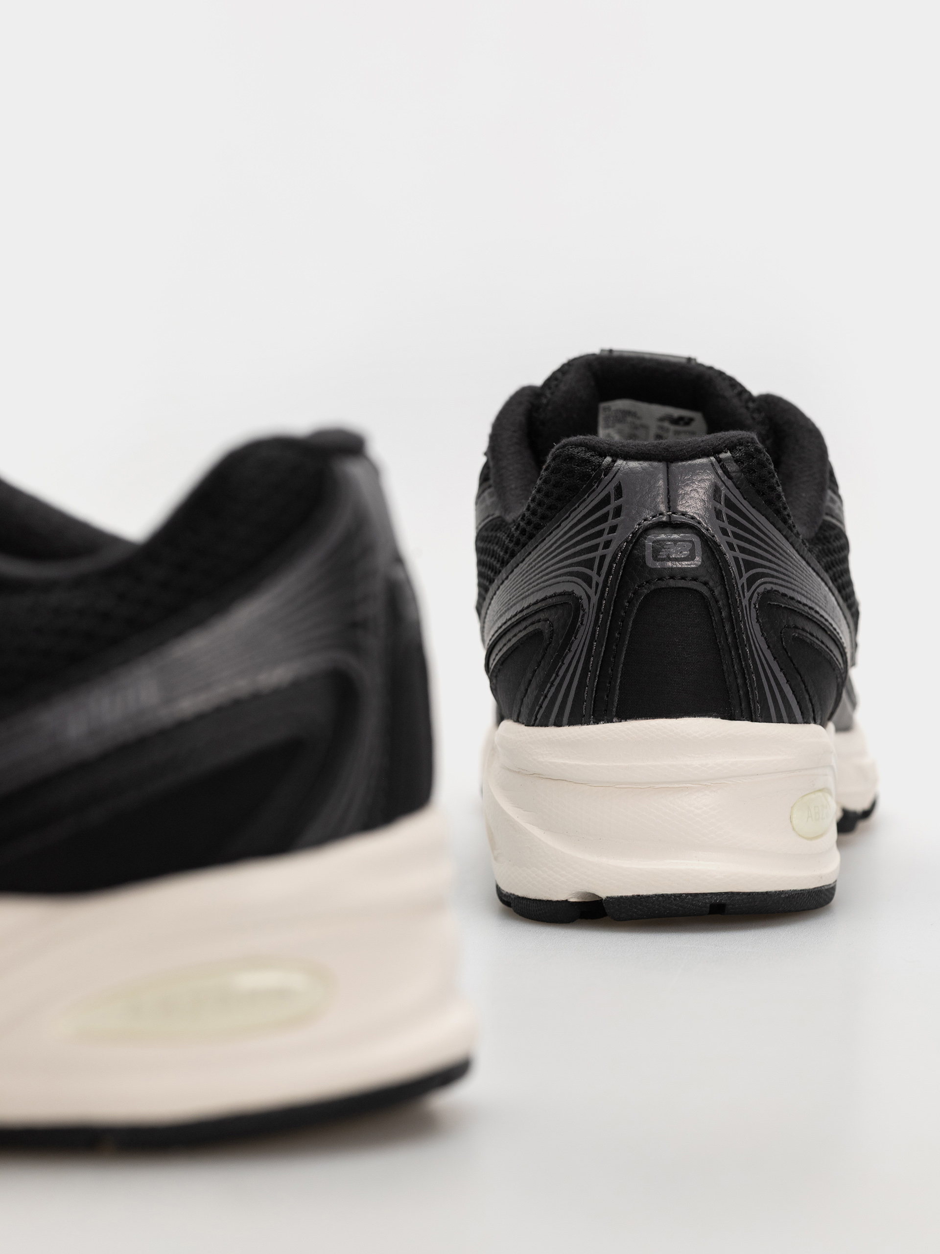 Topánky New Balance 740 (black/sea salt)