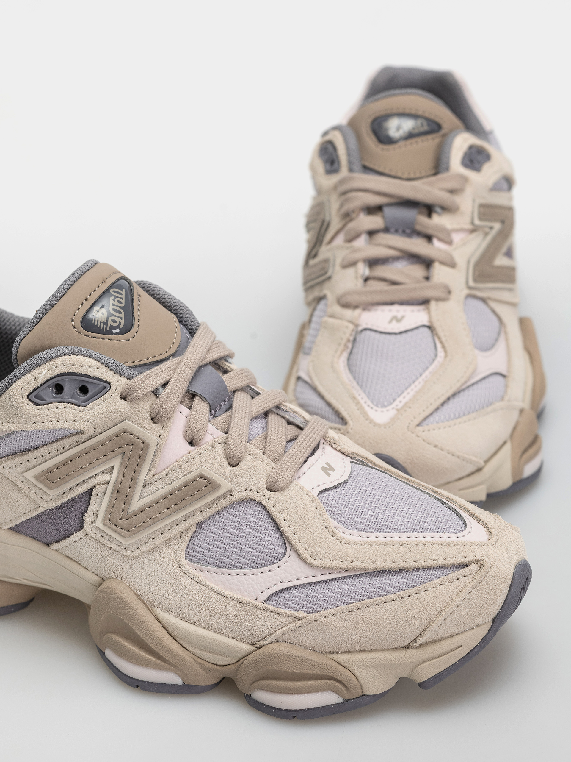 Topánky New Balance 9060 (timberwolf/driftwood)