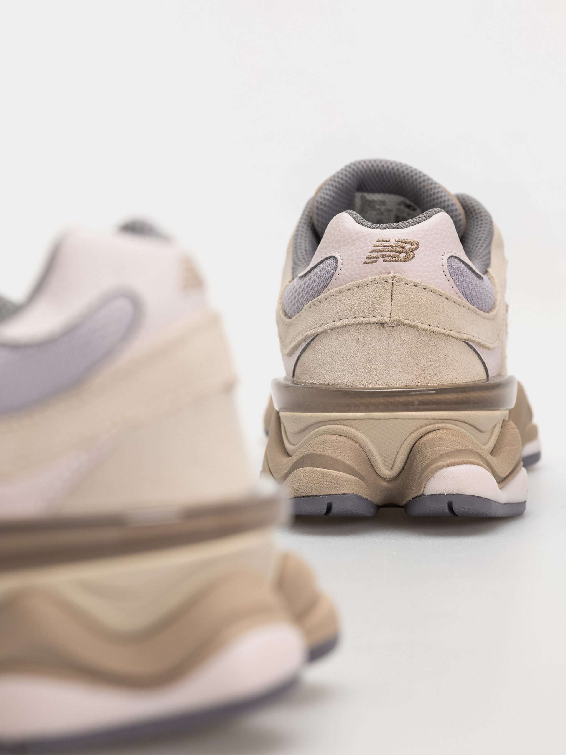 Topánky New Balance 9060 (timberwolf/driftwood)
