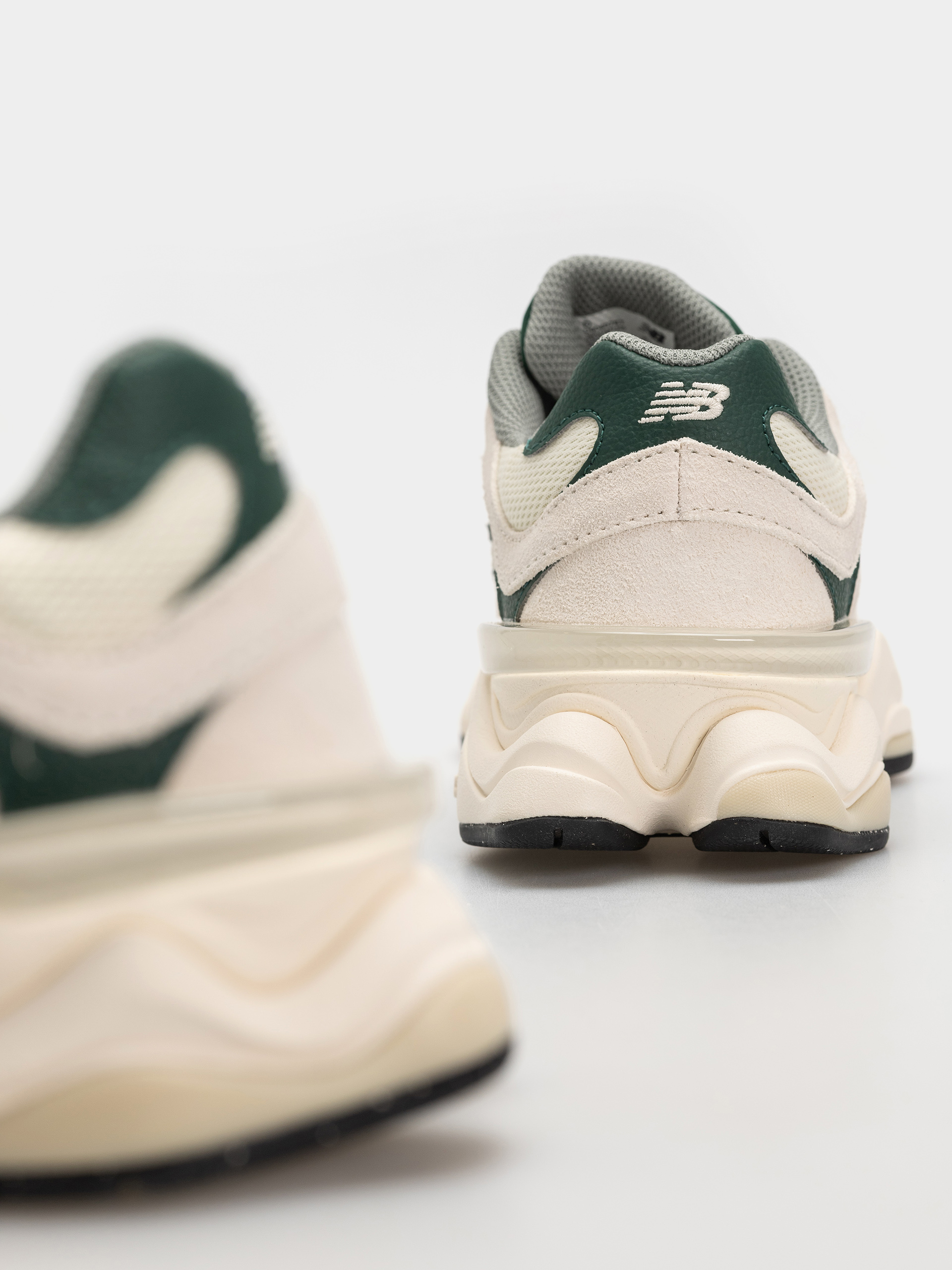 Topánky New Balance 9060 (nightwatch green/angora)