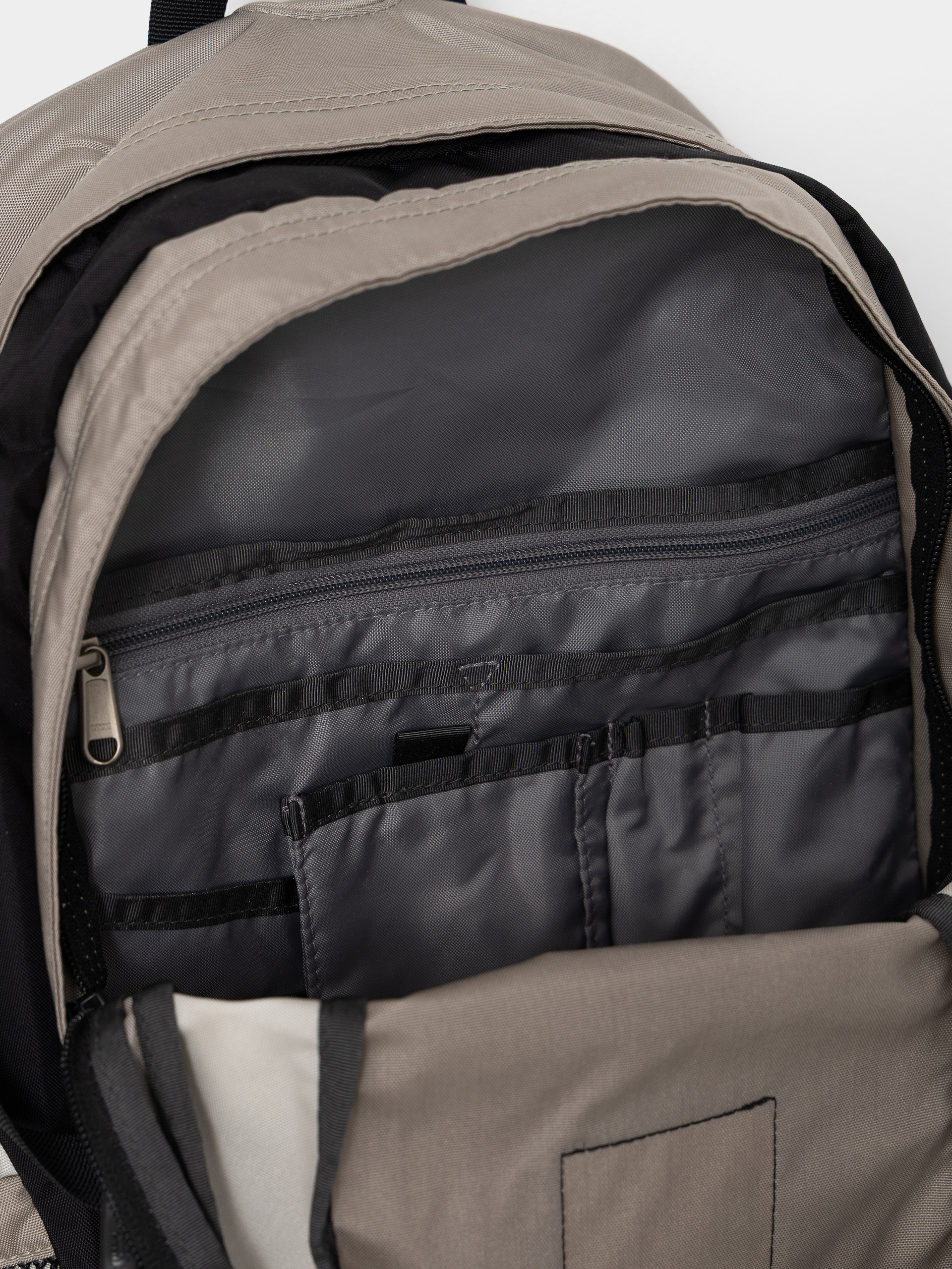 Batoh The North Face Hot Shot Se (stone slab/cumulus cloud)