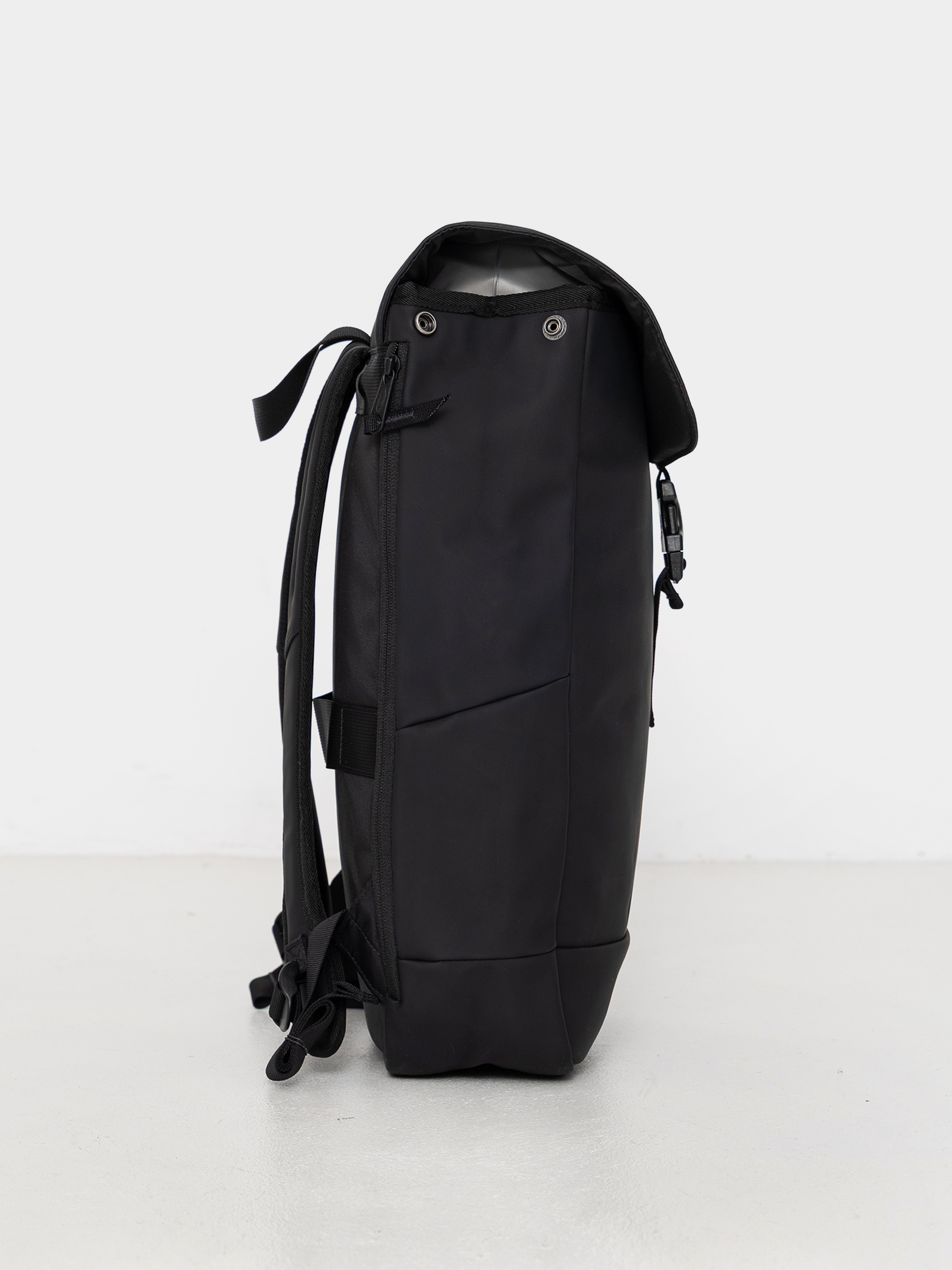Batoh Eastpak Yarin (cnnct f matte black)