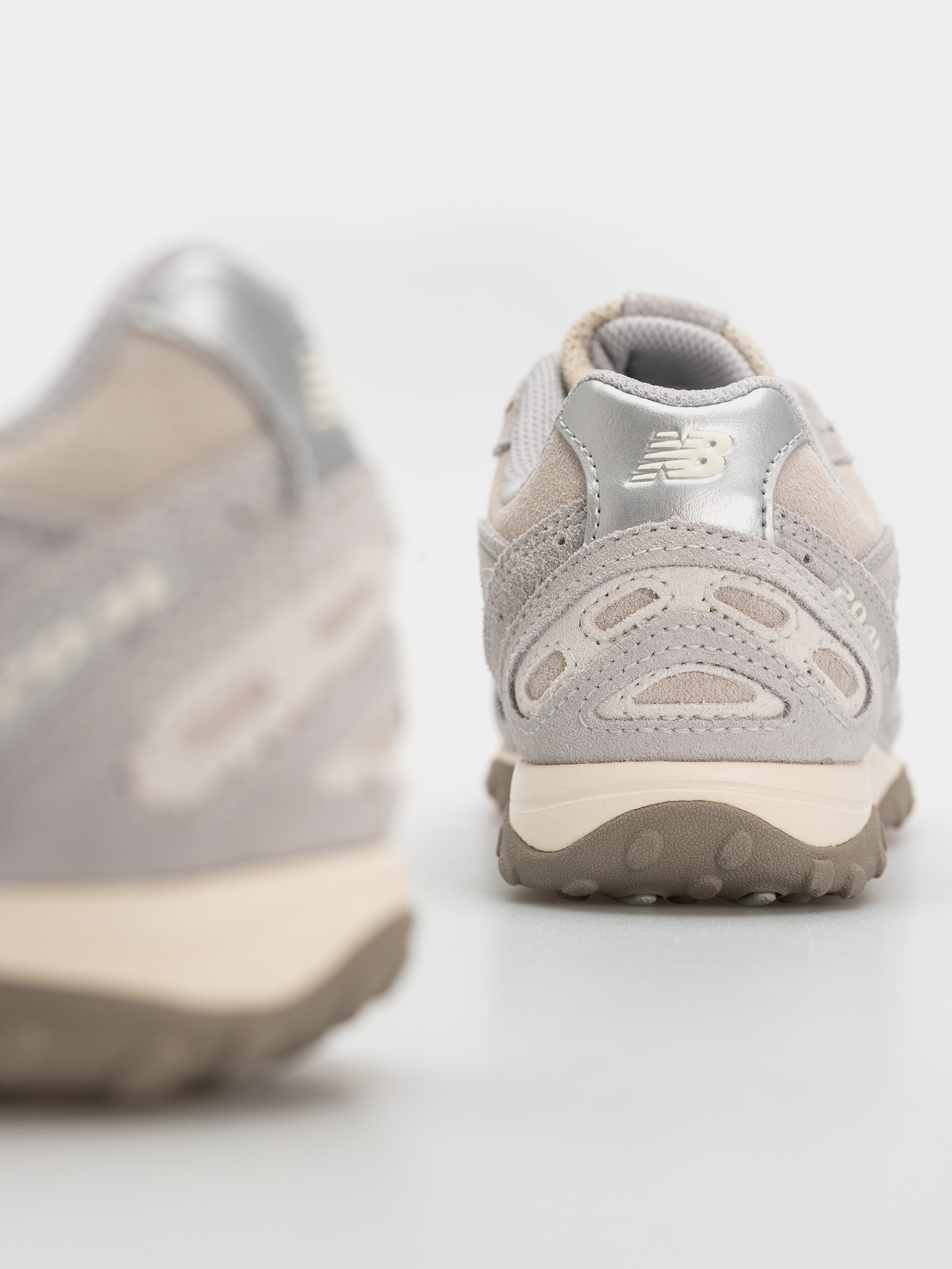 Topánky New Balance 204L (grey matter shipyard)