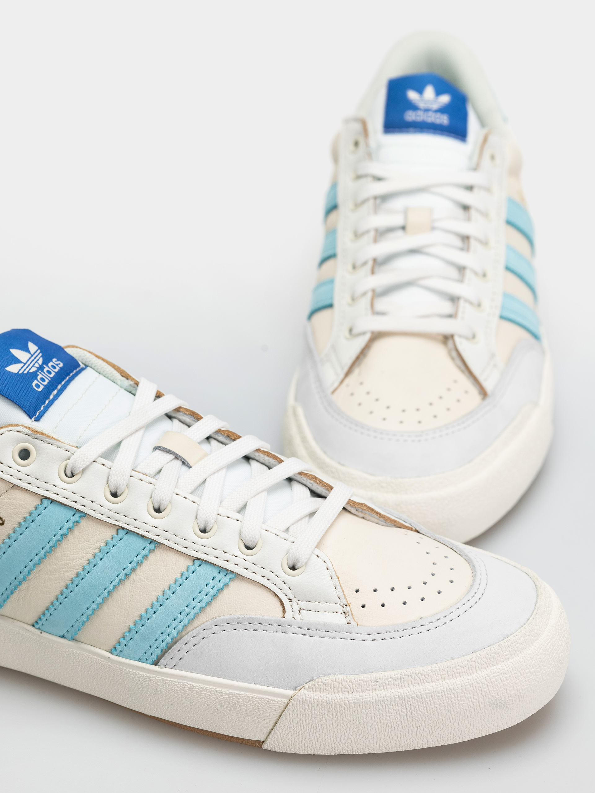 Topánky adidas Nora (cwhite/bliblu/cwhite)