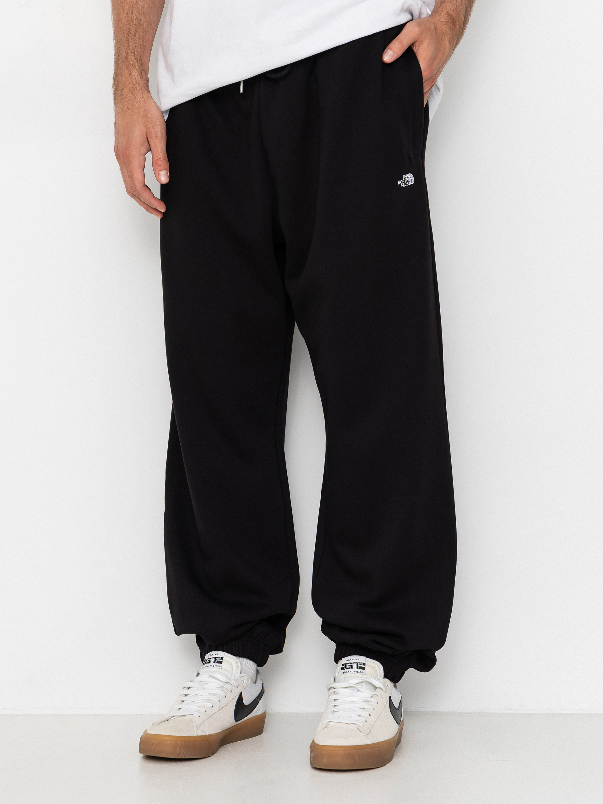 Nohavice The North Face Essential Simple Dome Relaxed (tnf black)