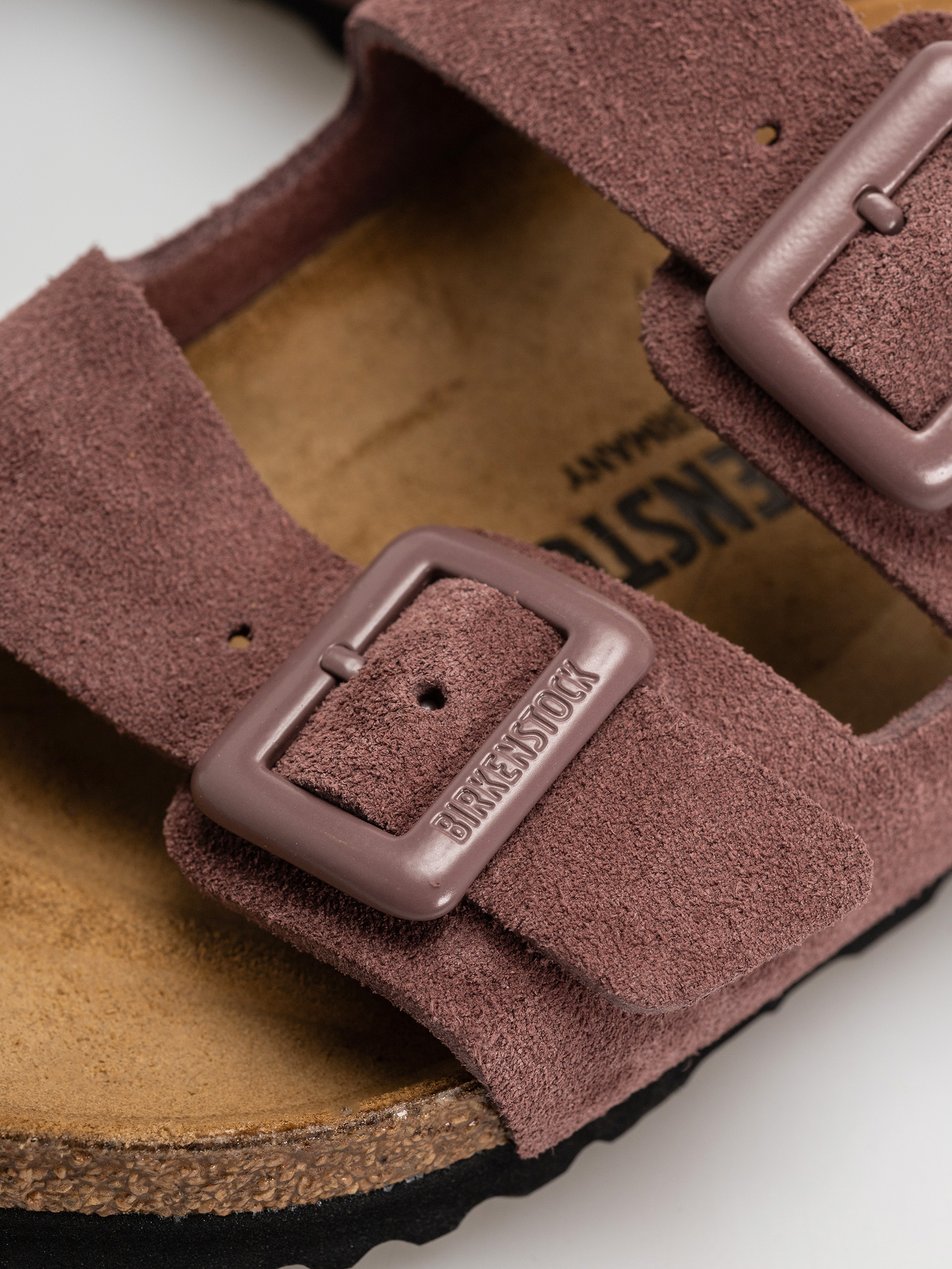 Šľapky Birkenstock Arizona Suede Leather Cushion Buckle Narrow Wmn (pepper)