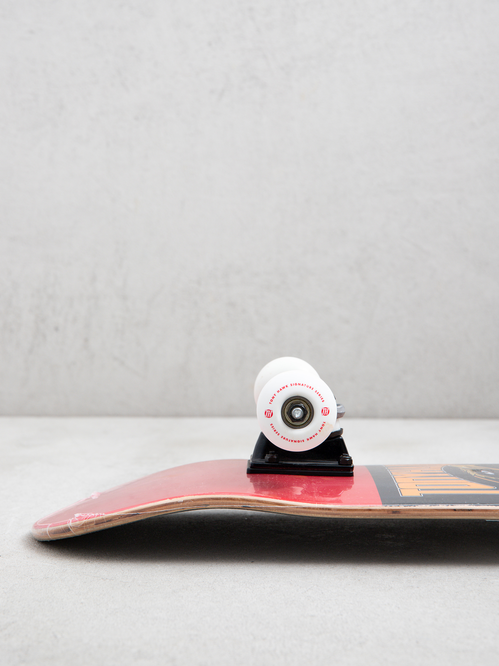 Skateboard Tony Hawk Bird Logo (red)