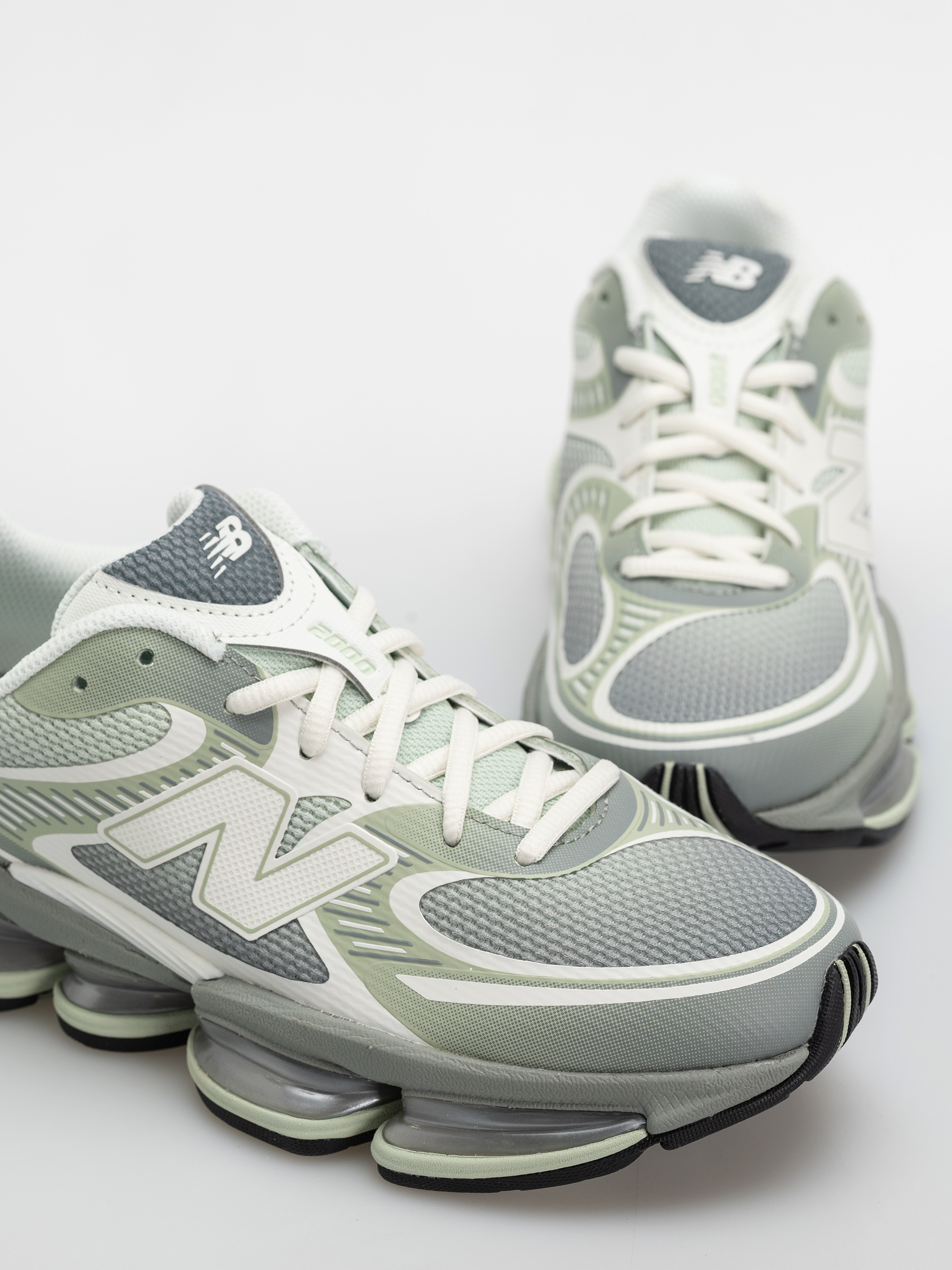 Topánky New Balance 2000 (silver moss/bayberry/sea salt)
