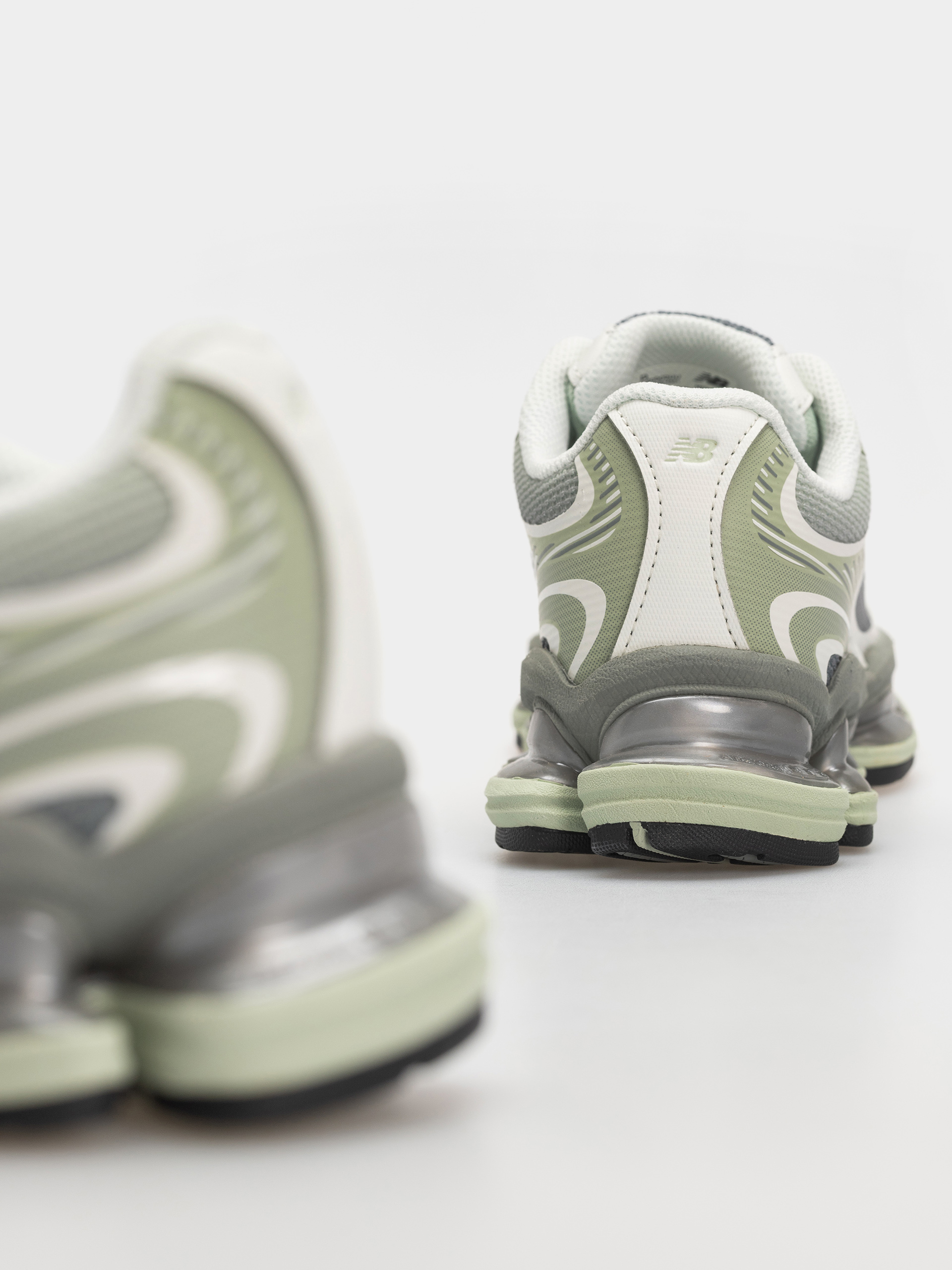 Topánky New Balance 2000 (silver moss/bayberry/sea salt)