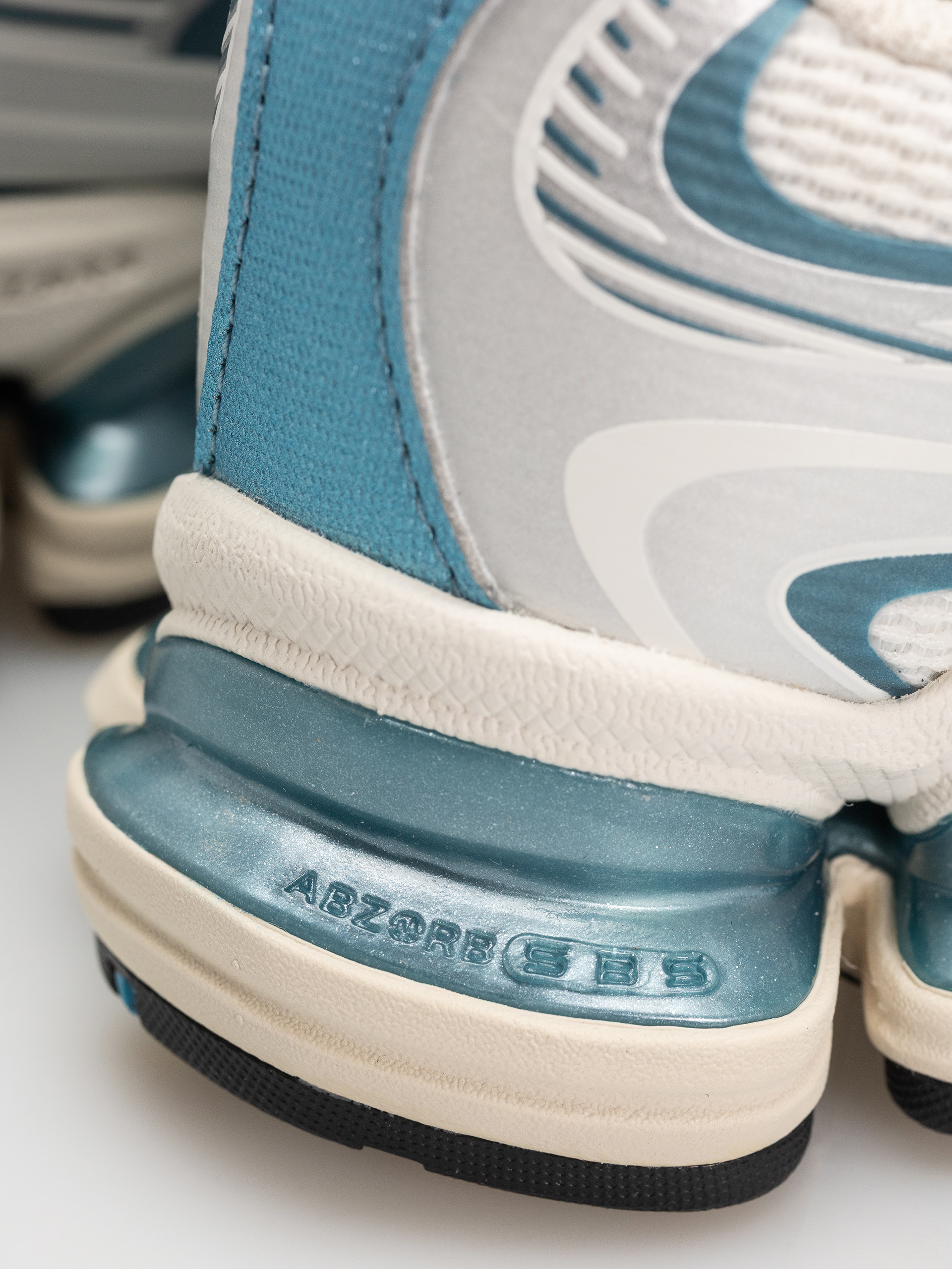 Topánky New Balance 2000 (sea salt/altitude metallic)