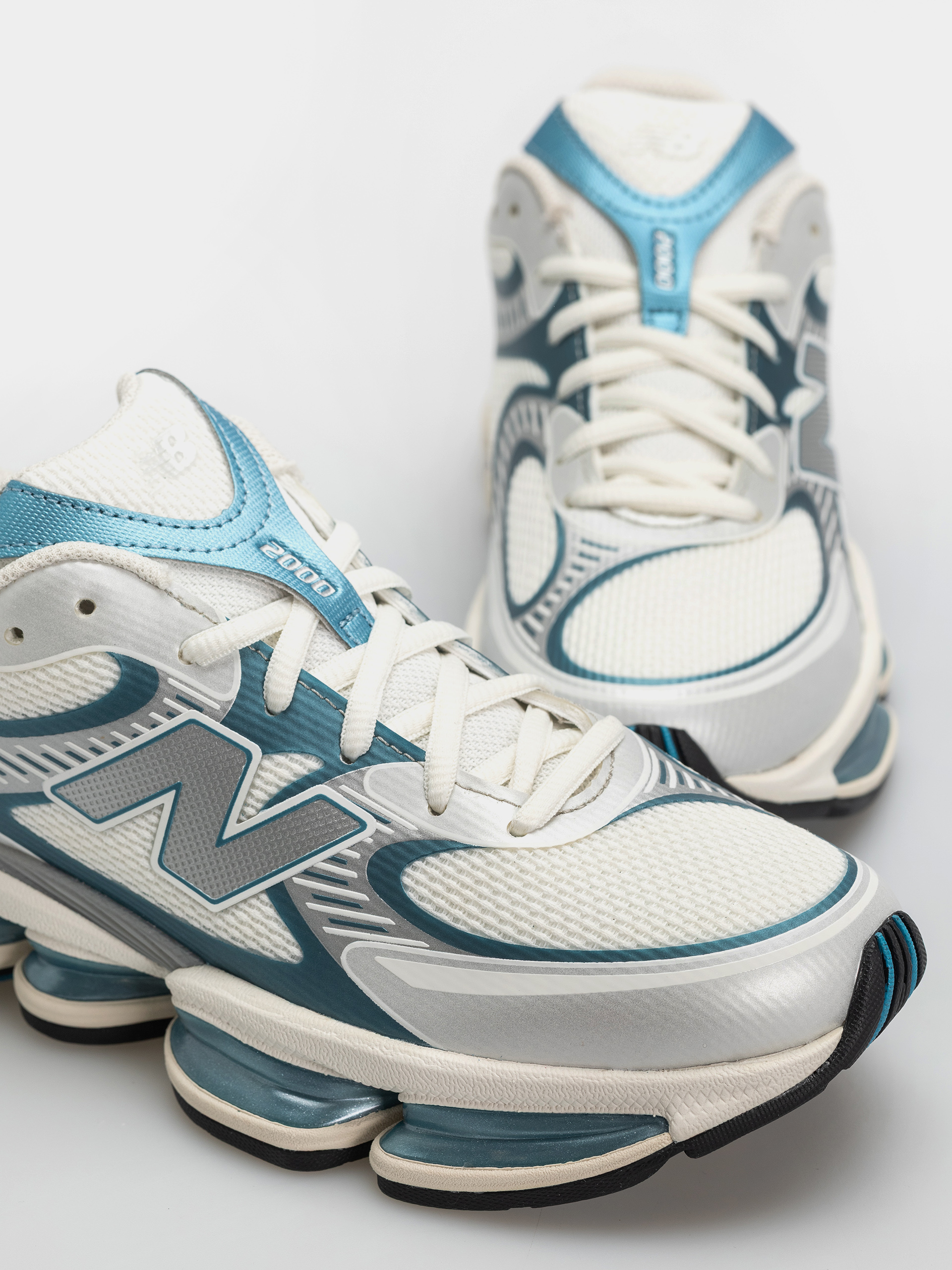 Topánky New Balance 2000 (sea salt/altitude metallic)