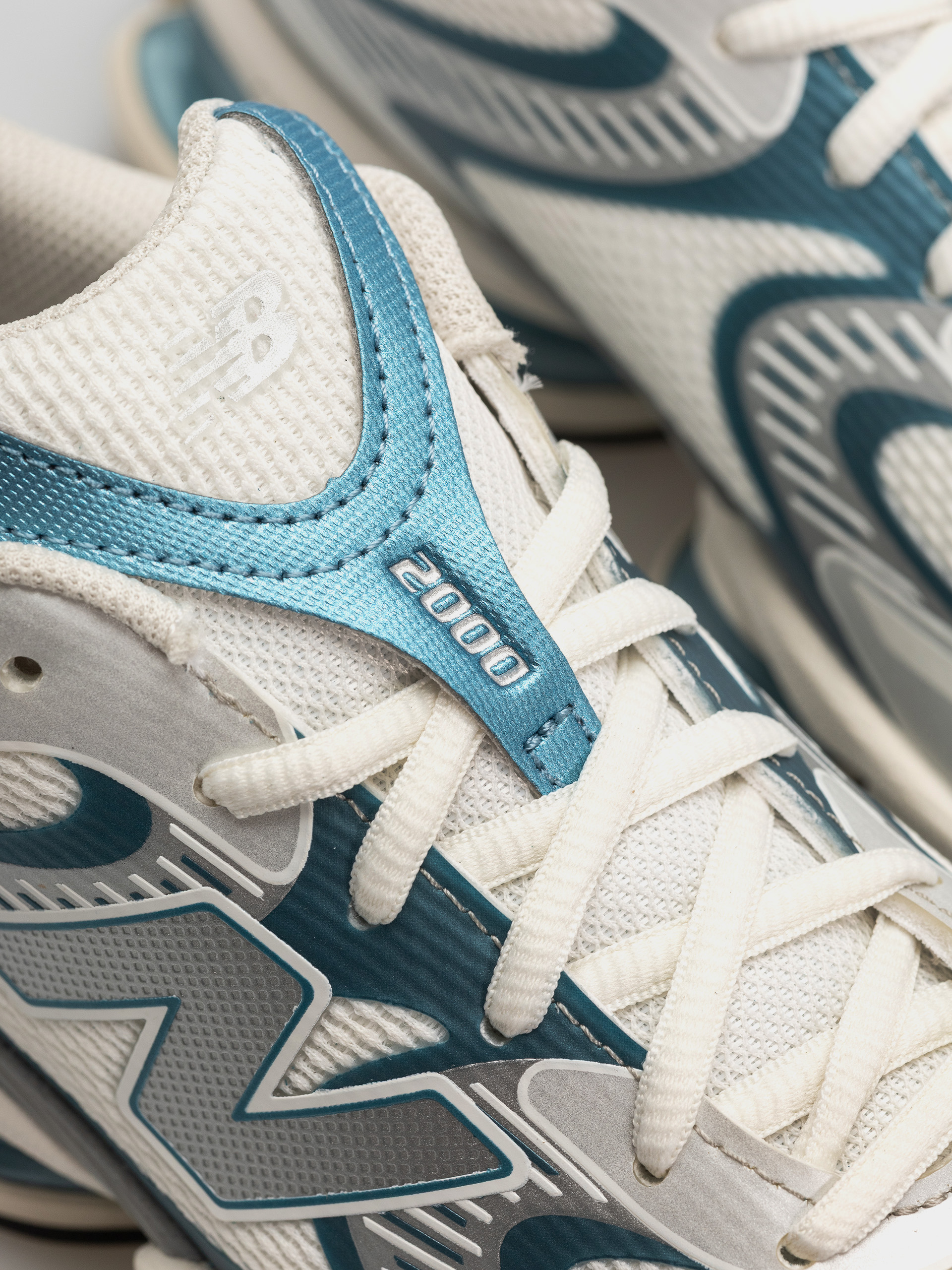 Topánky New Balance 2000 (sea salt/altitude metallic)