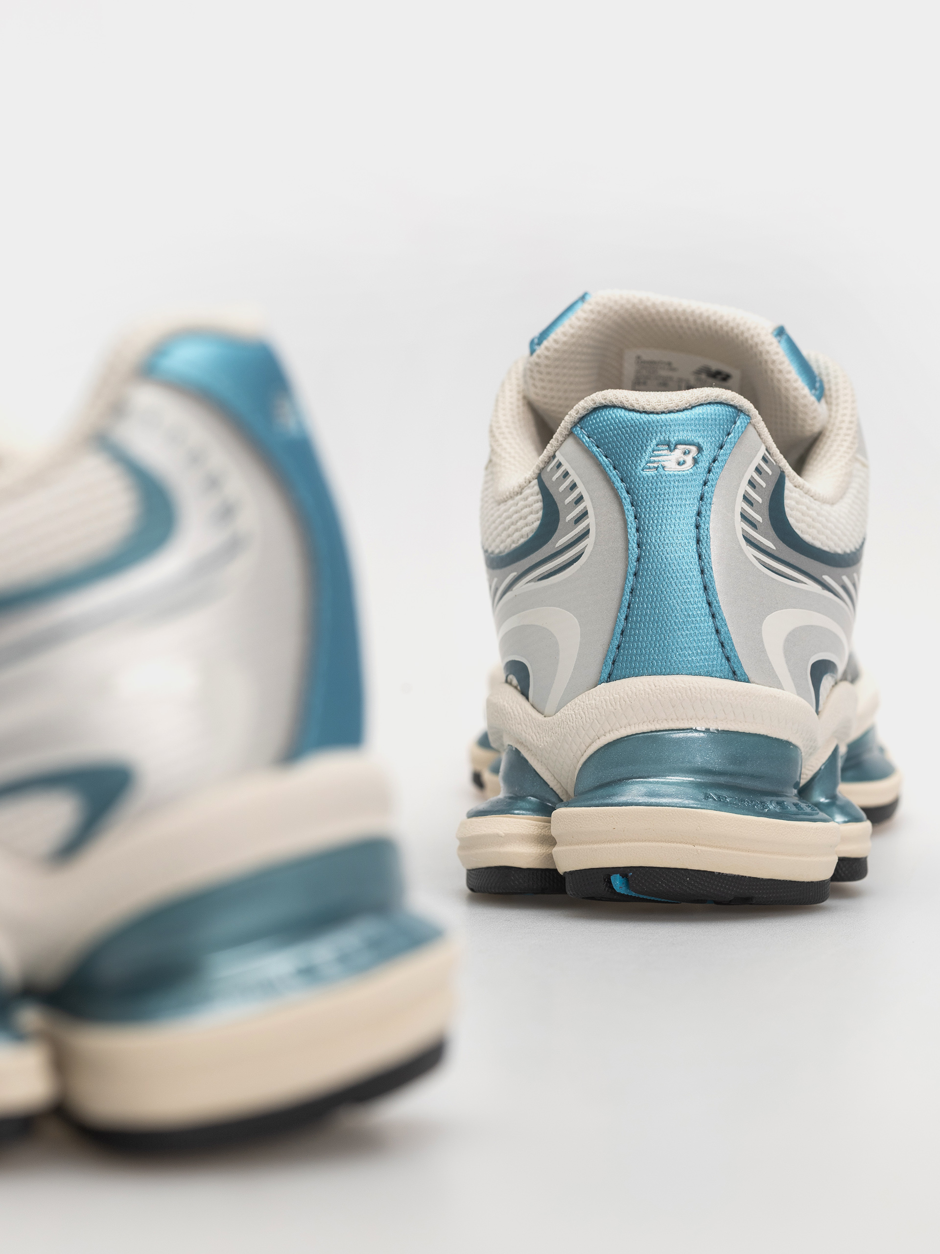 Topánky New Balance 2000 (sea salt/altitude metallic)