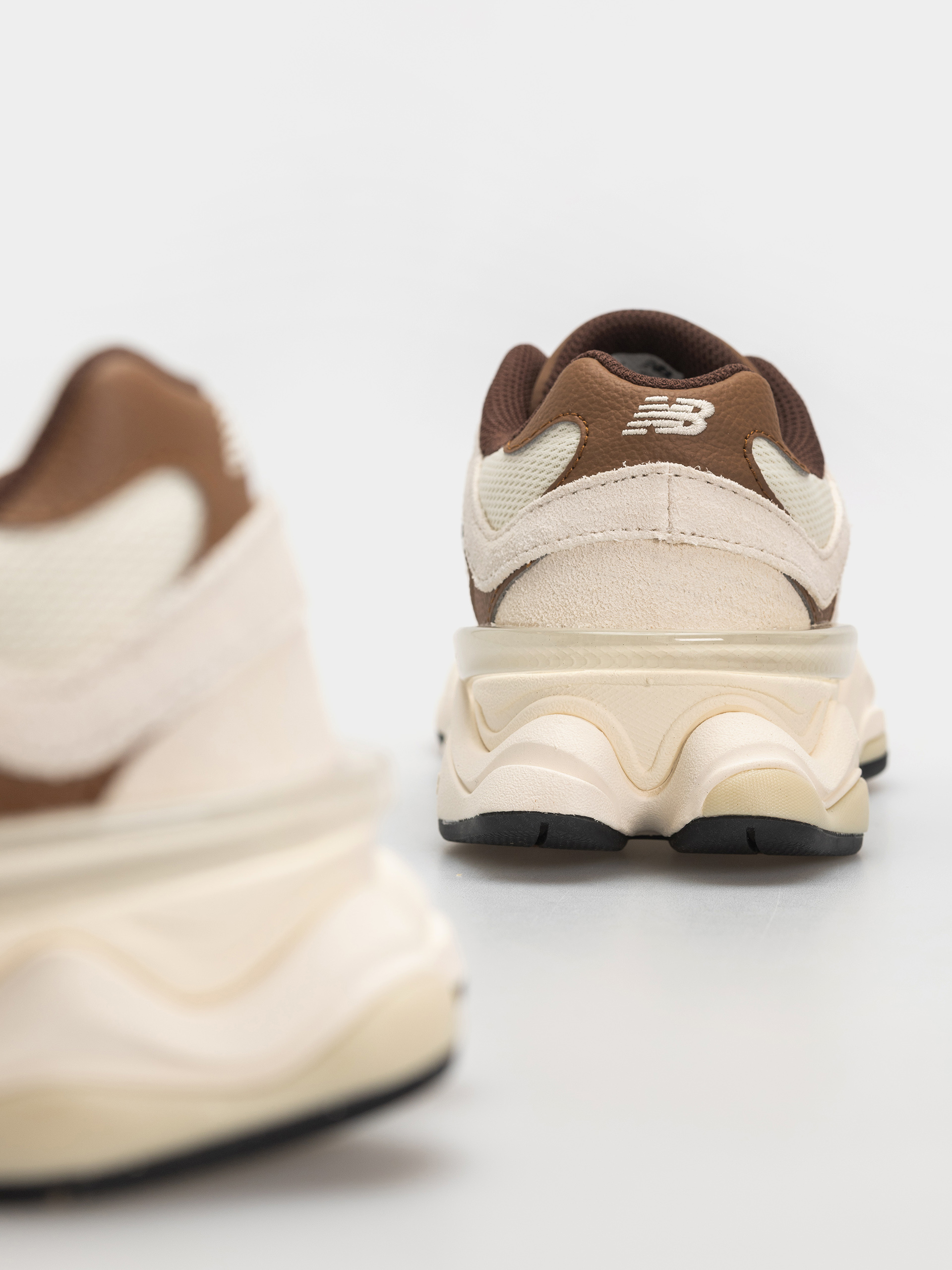 Topánky New Balance 9060 (breakfast tea/angora)