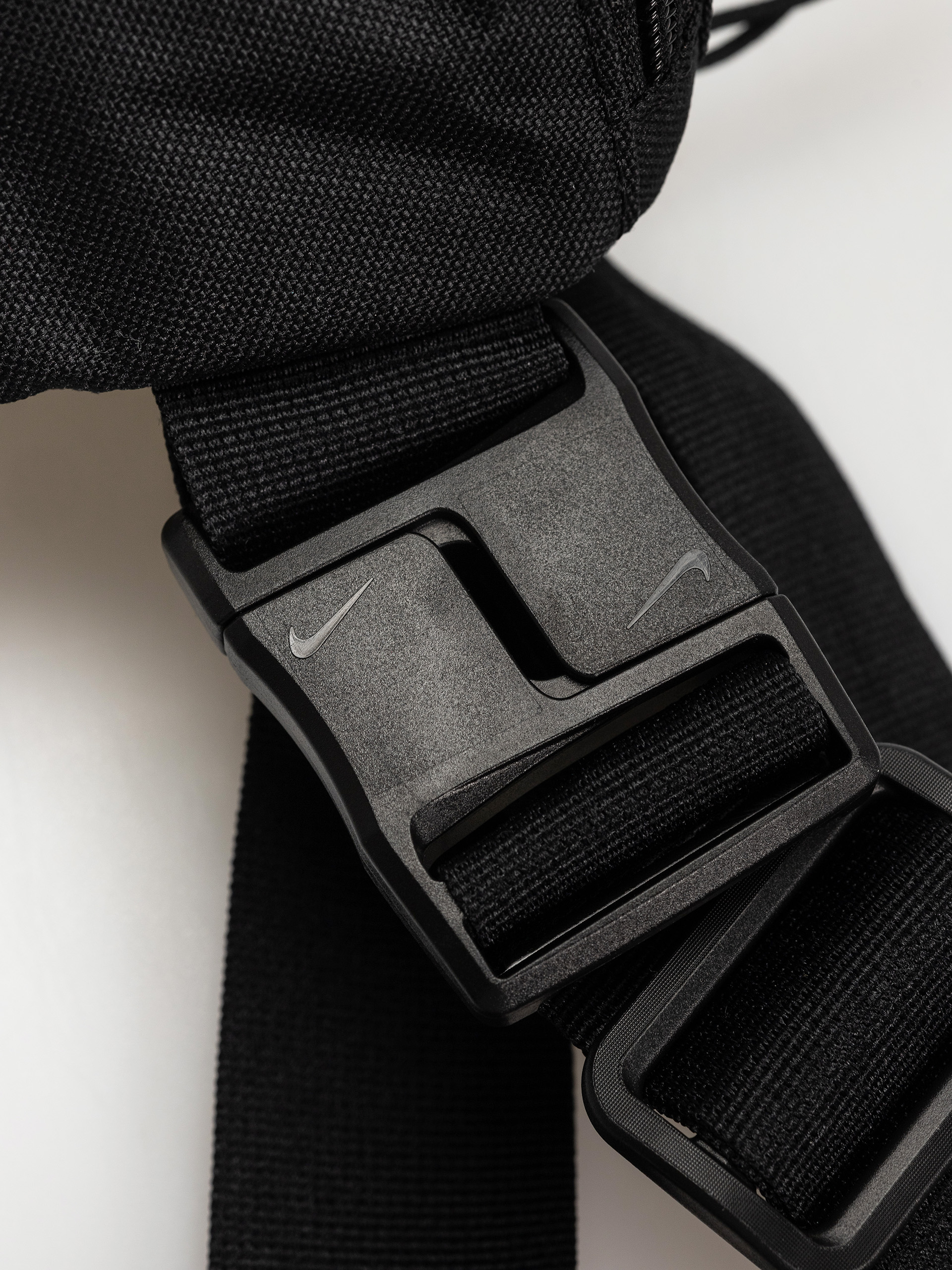 Ľadvinka Nike SB Heritage 2.0 (black/black/white)