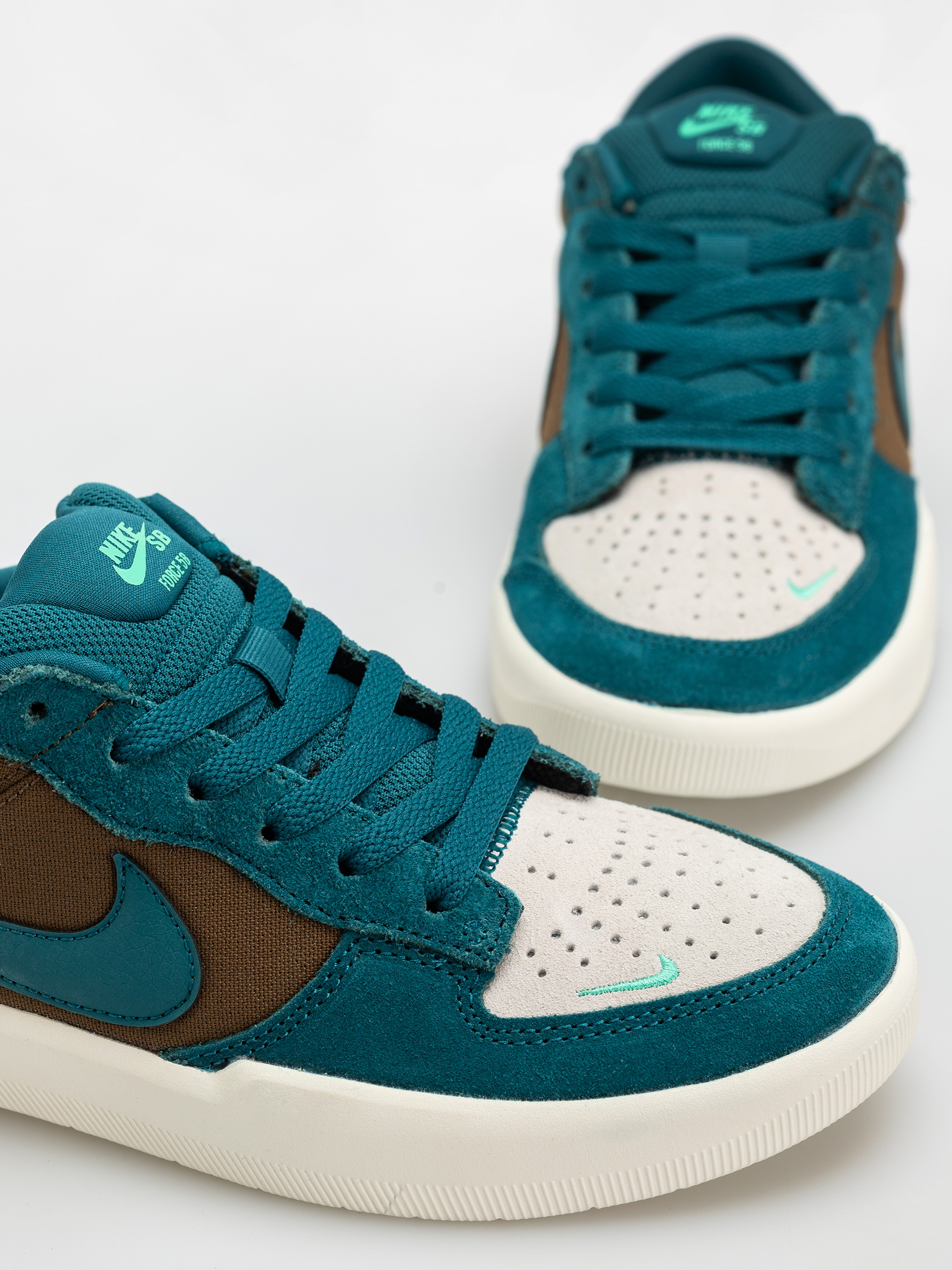 Topánky Nike SB Force 58 (mosswood brown/geode teal lt orewood brn)