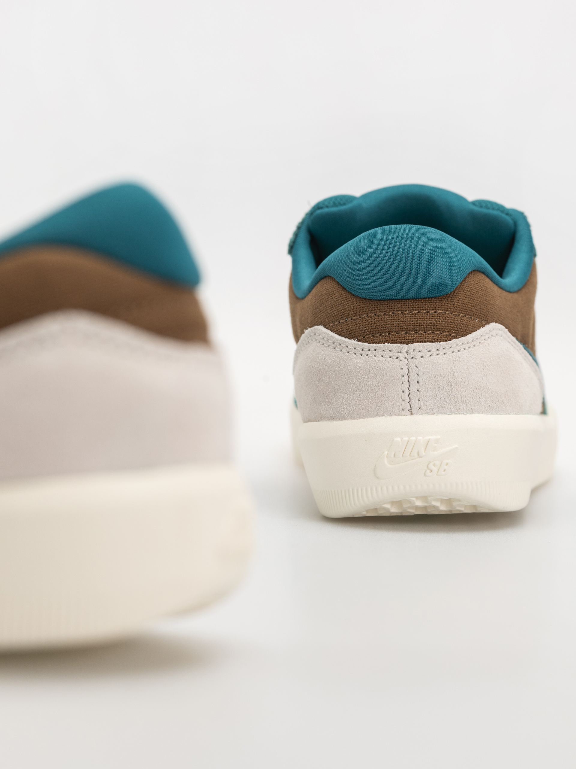 Topánky Nike SB Force 58 (mosswood brown/geode teal lt orewood brn)