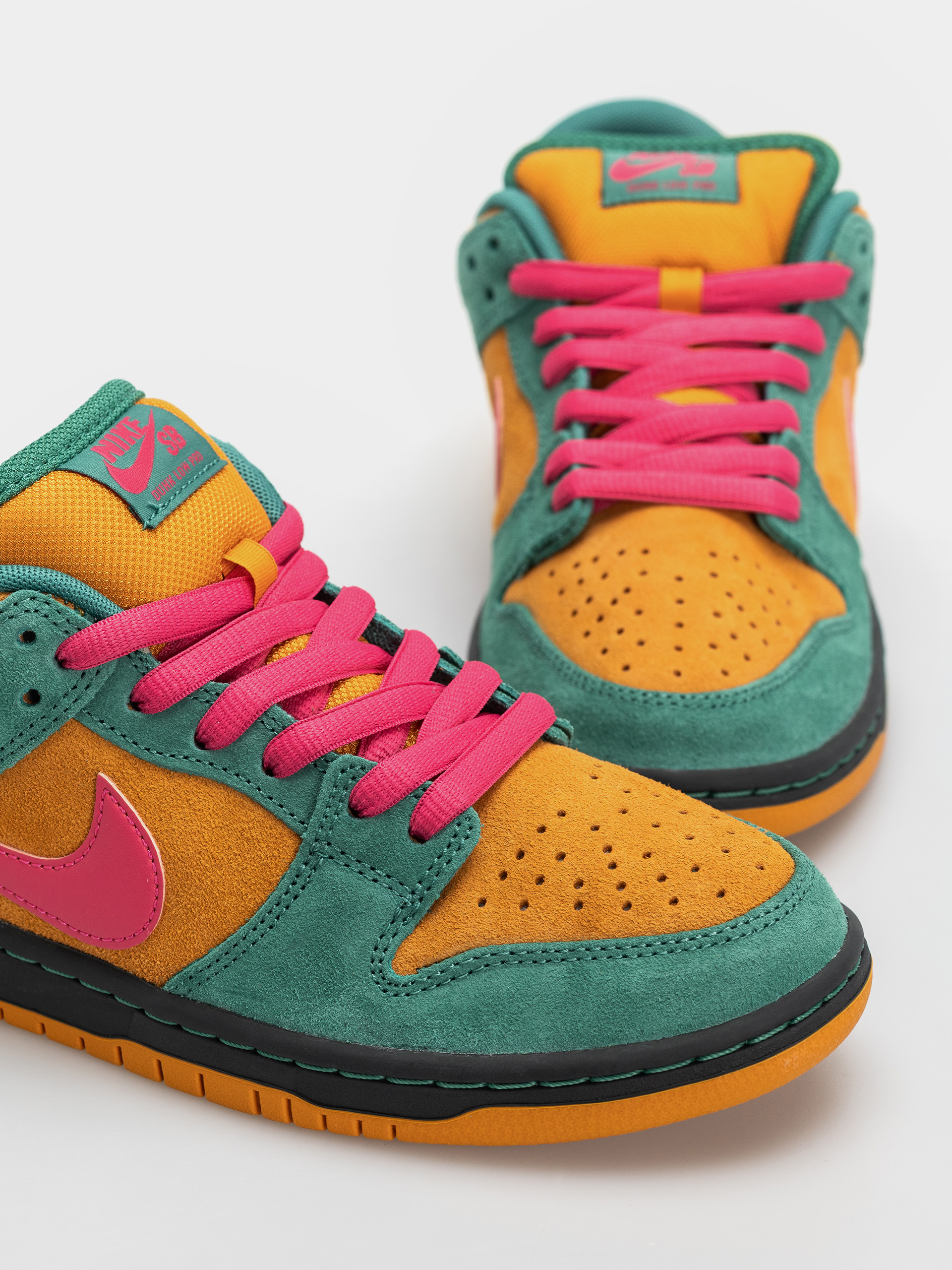 Topánky Nike SB Dunk Low Pro (green noise/watermelon light curry)