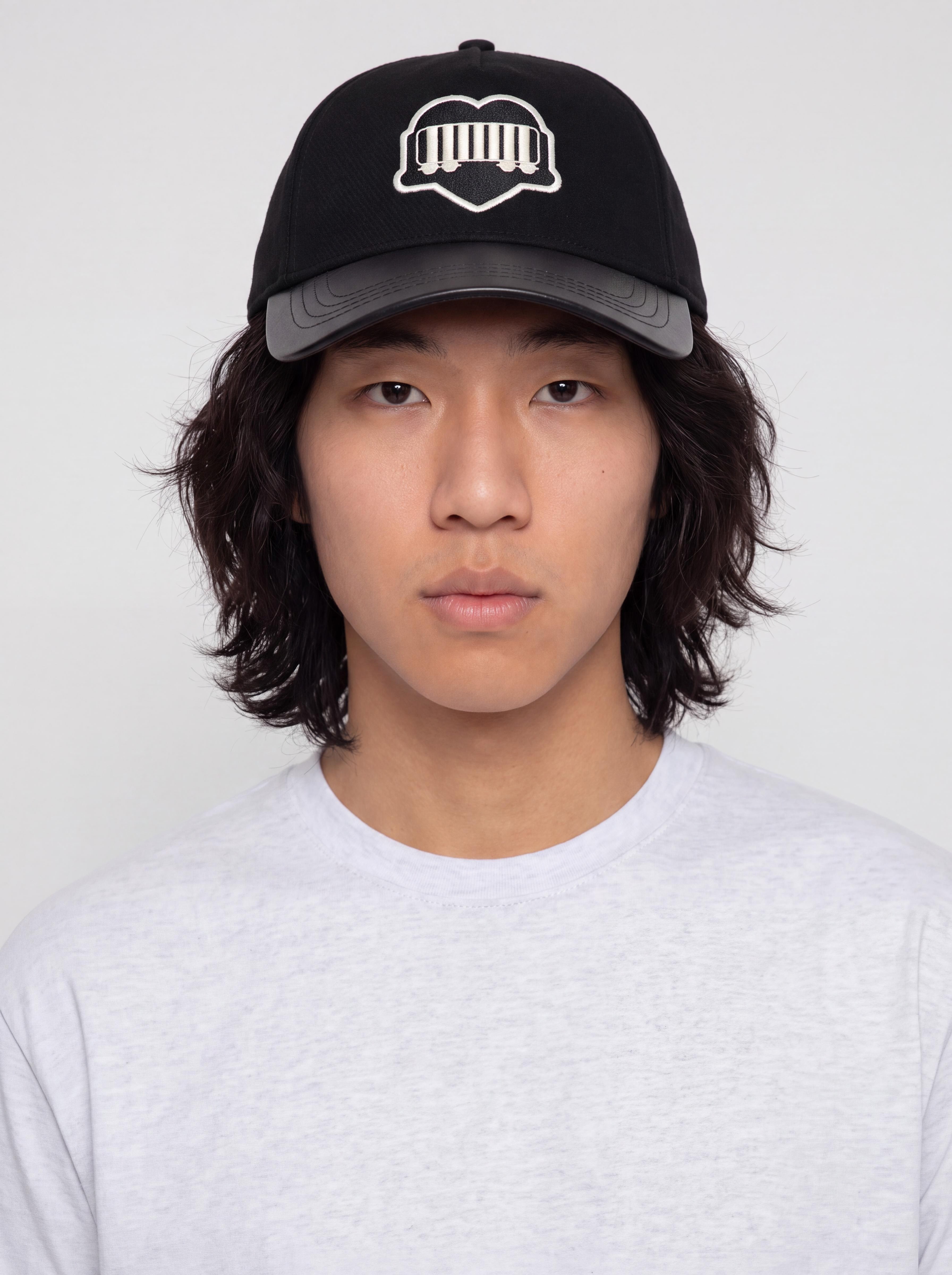 Šiltovka Carhartt WIP Heart Train (black/black)