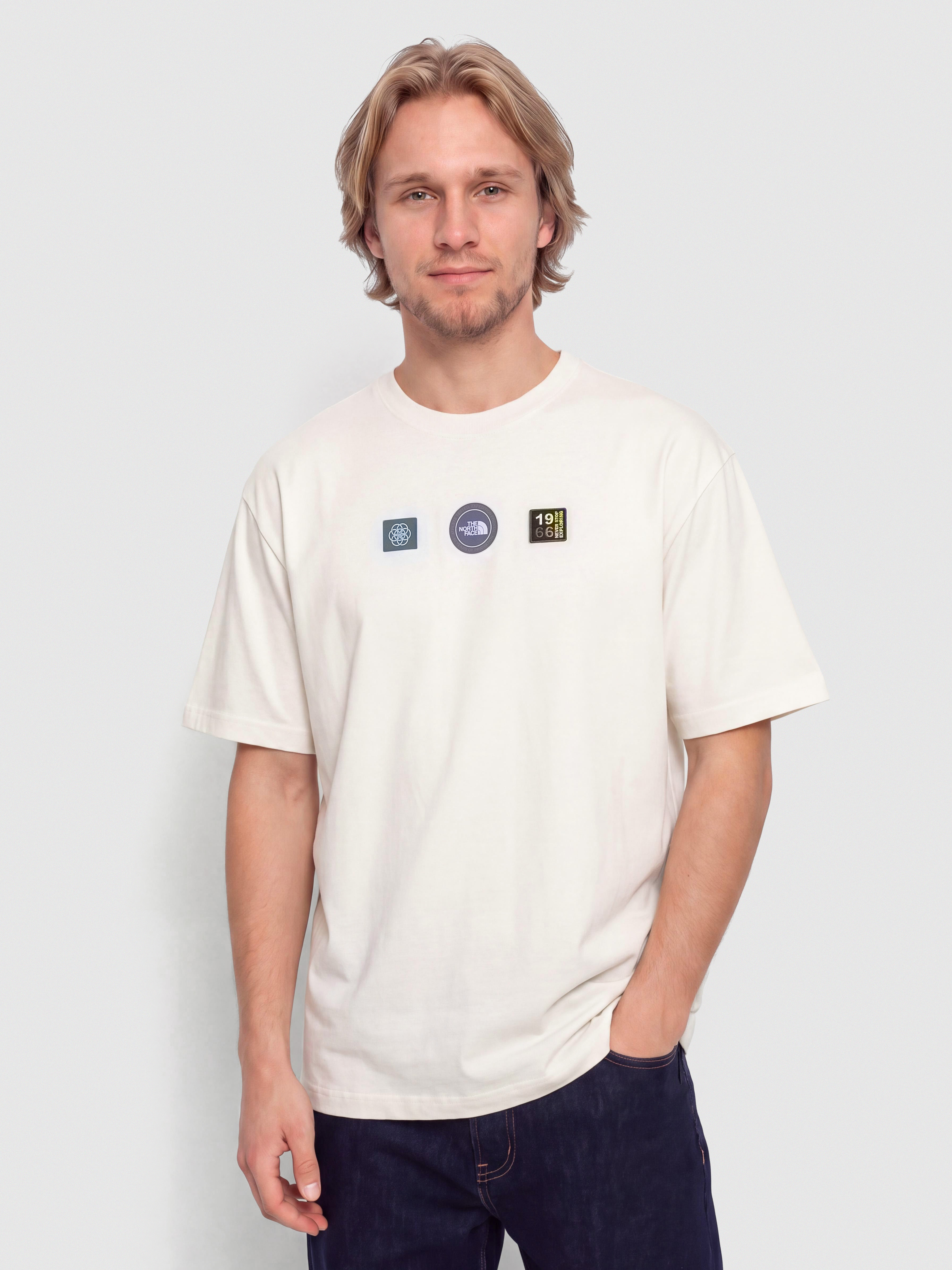 Tričko The North Face Explorer Badges Relaxed (white dune)