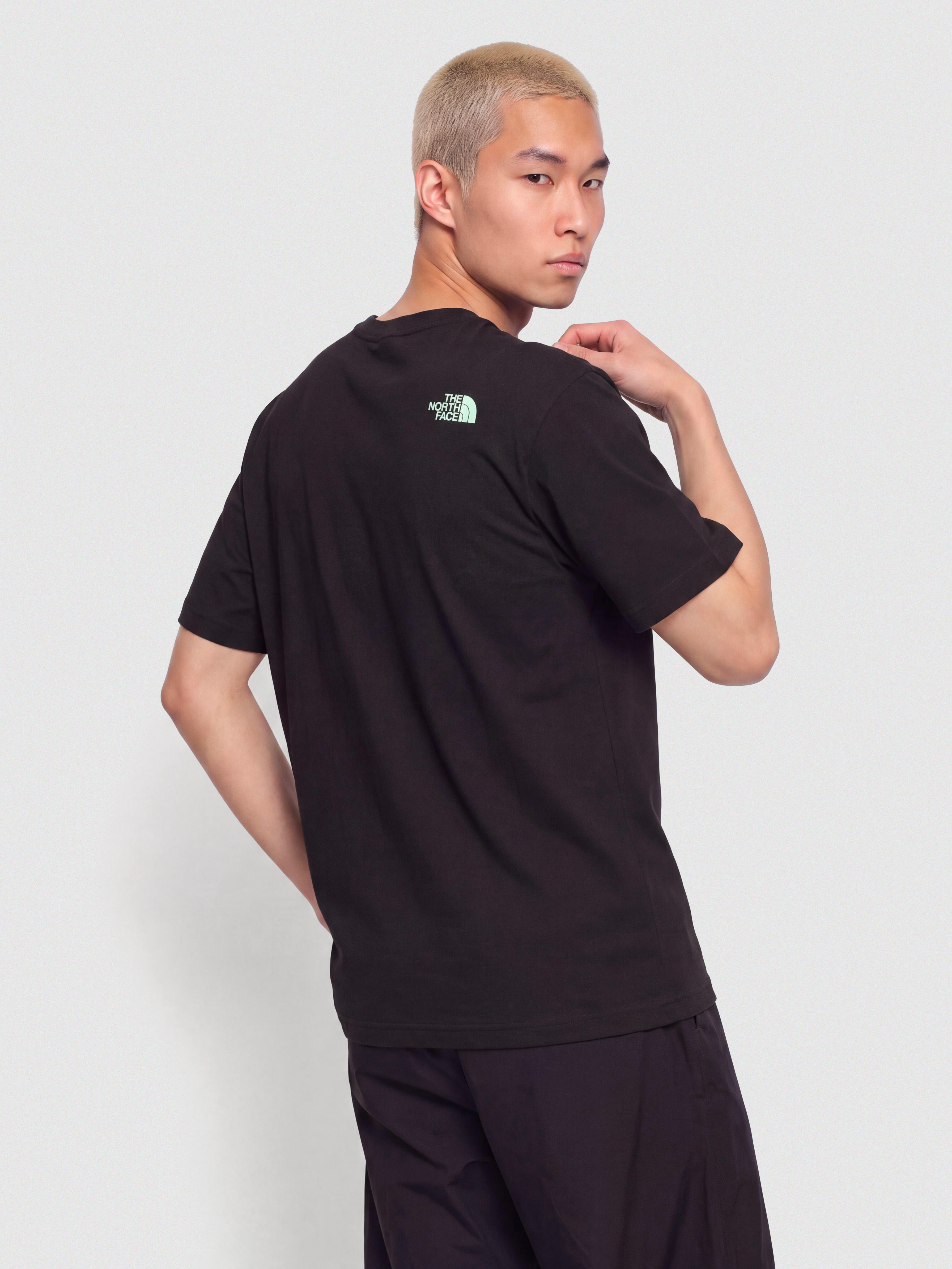 Tričko The North Face Mountain Play Relaxed (tnf black)