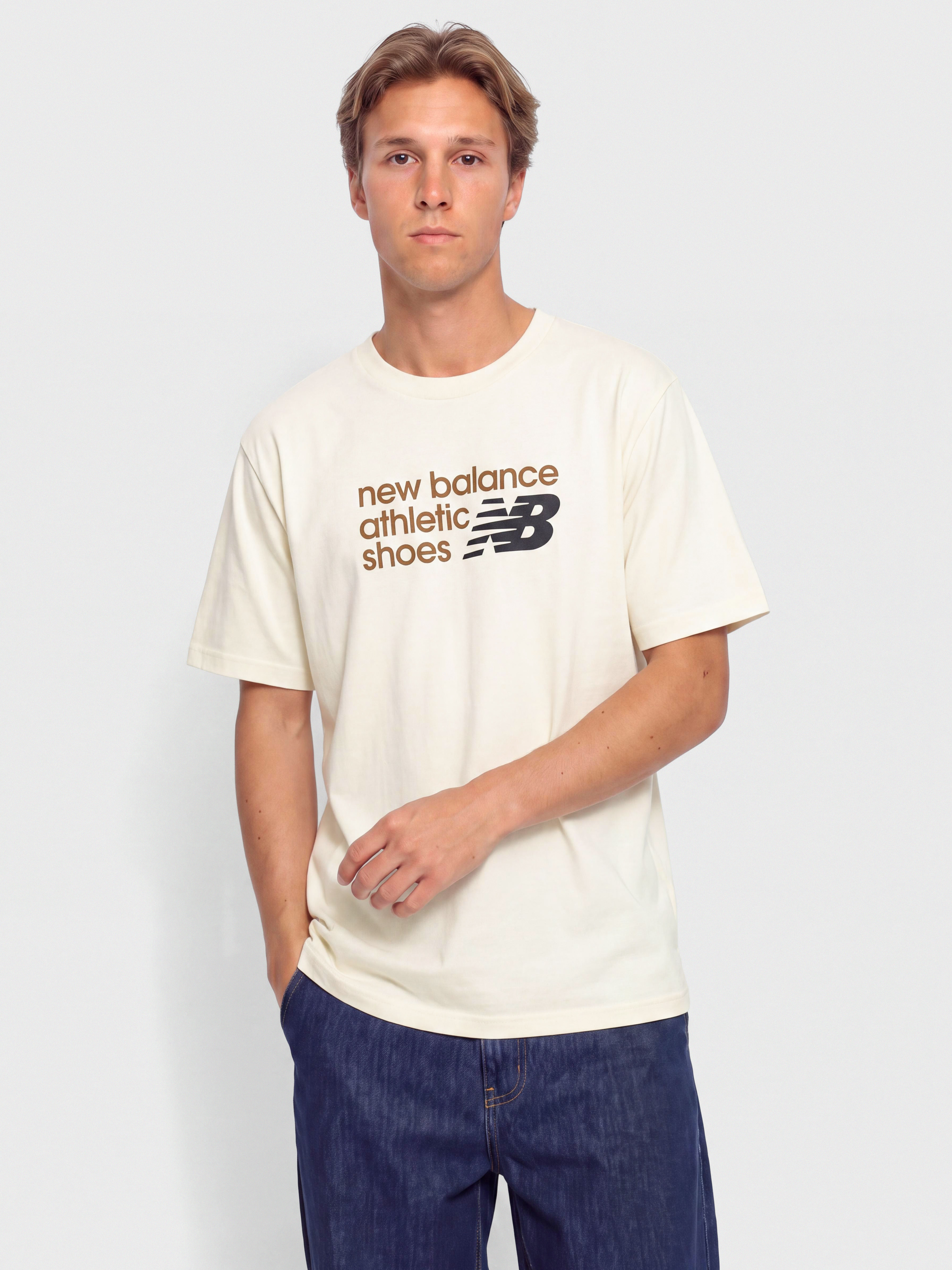 Tričko New Balance Athletics Premium Relaxed Chest Logo (angora)