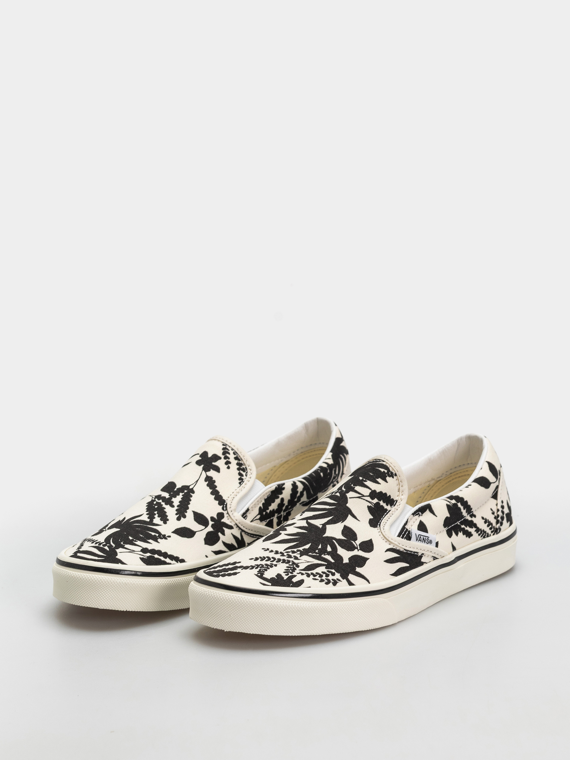 Topánky Vans Classic Slip On (black)