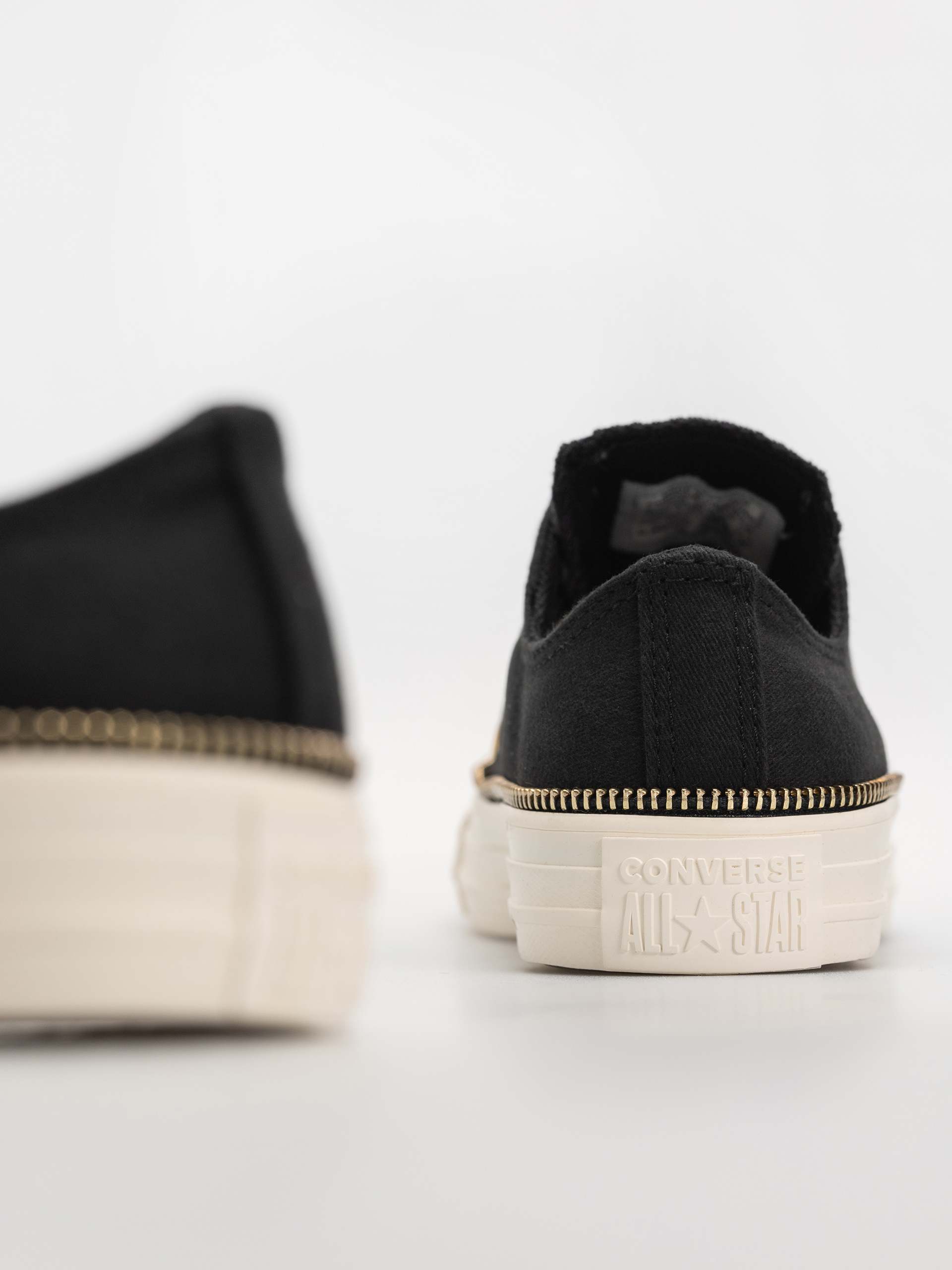 Tenisky Converse Chuck Taylor All Star Ox Wmn (black/egret/gold)