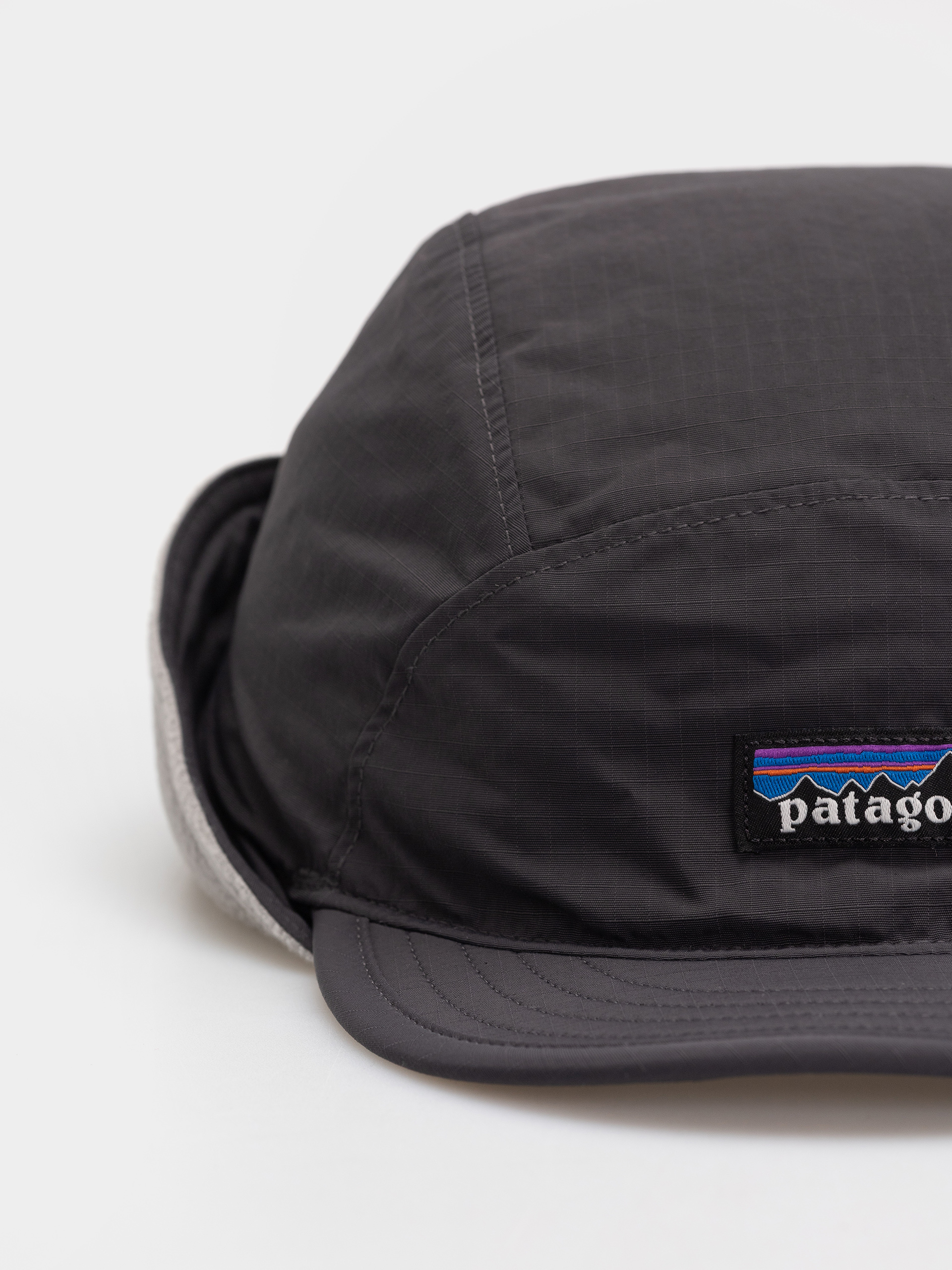 Šiltovka Patagonia Isthmus Earflap (ink black)