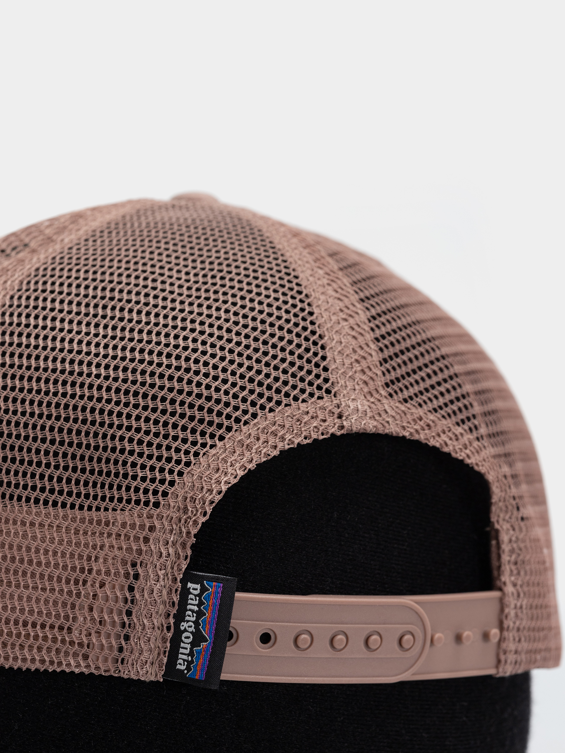 Šiltovka Patagonia P 6 Logo Trucker (birch white)