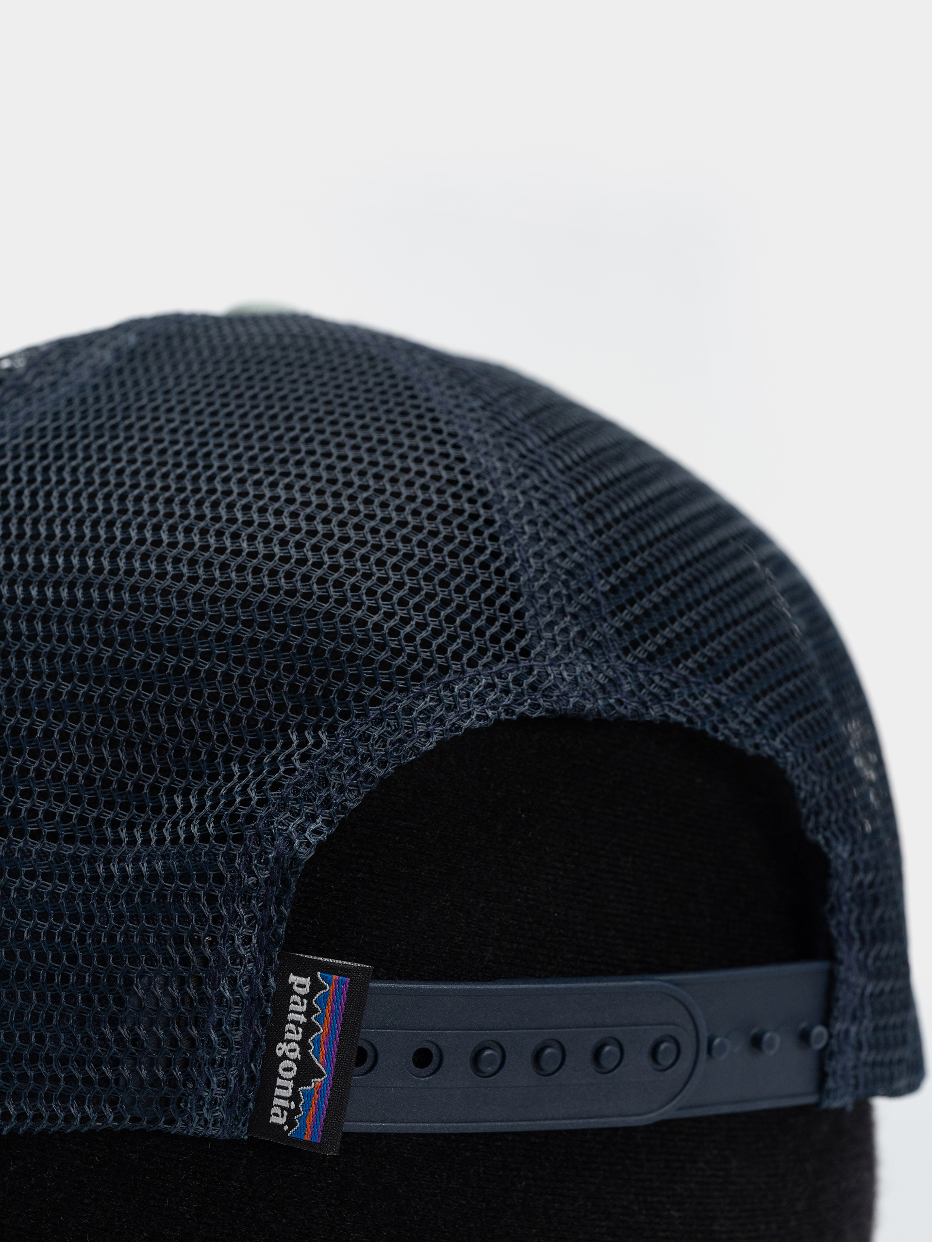 Šiltovka Patagonia P 6 Logo Trucker (pumice)