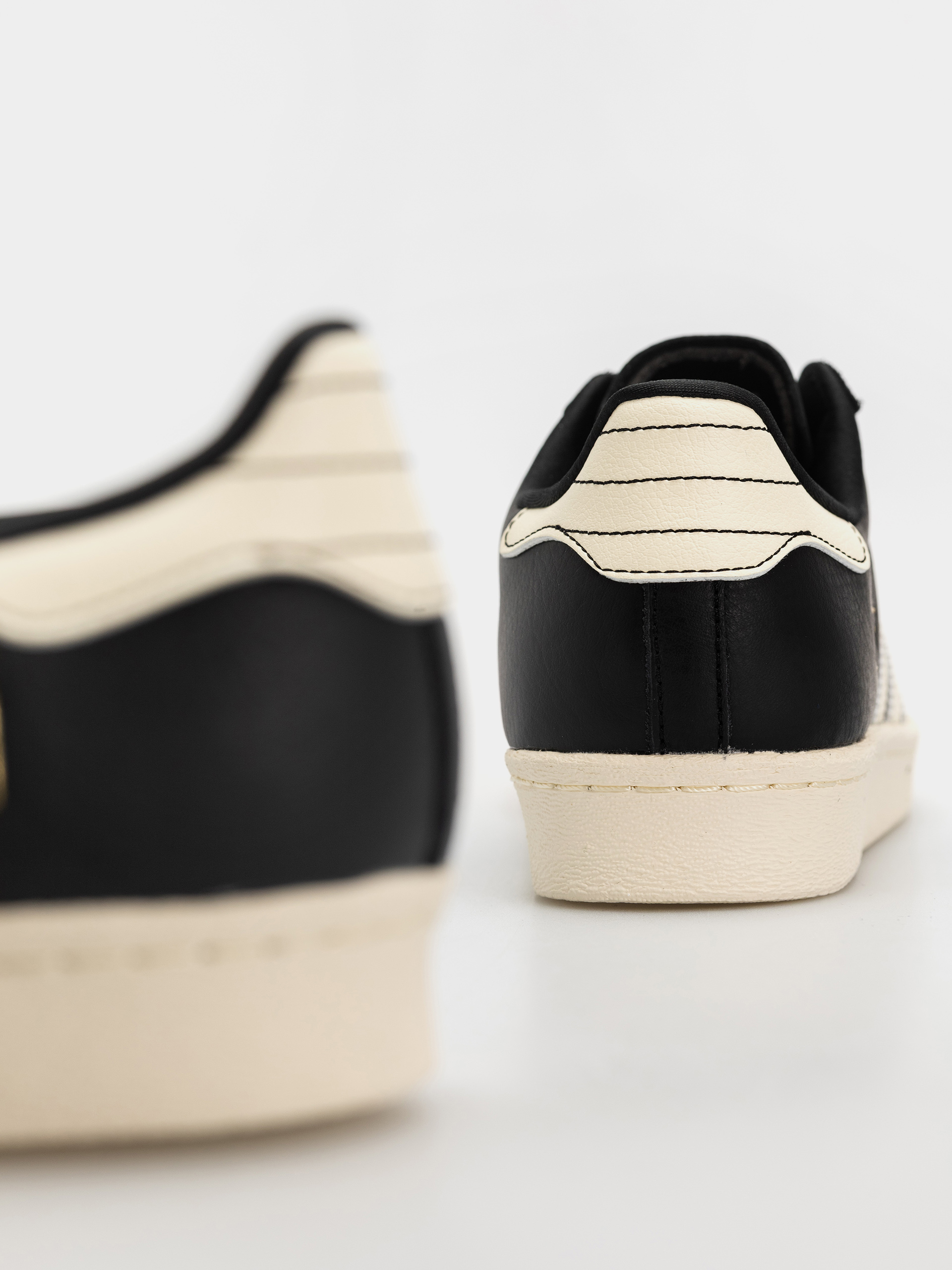 Topánky adidas Superstar 80 Adv (cblack/crewht/goldmt)