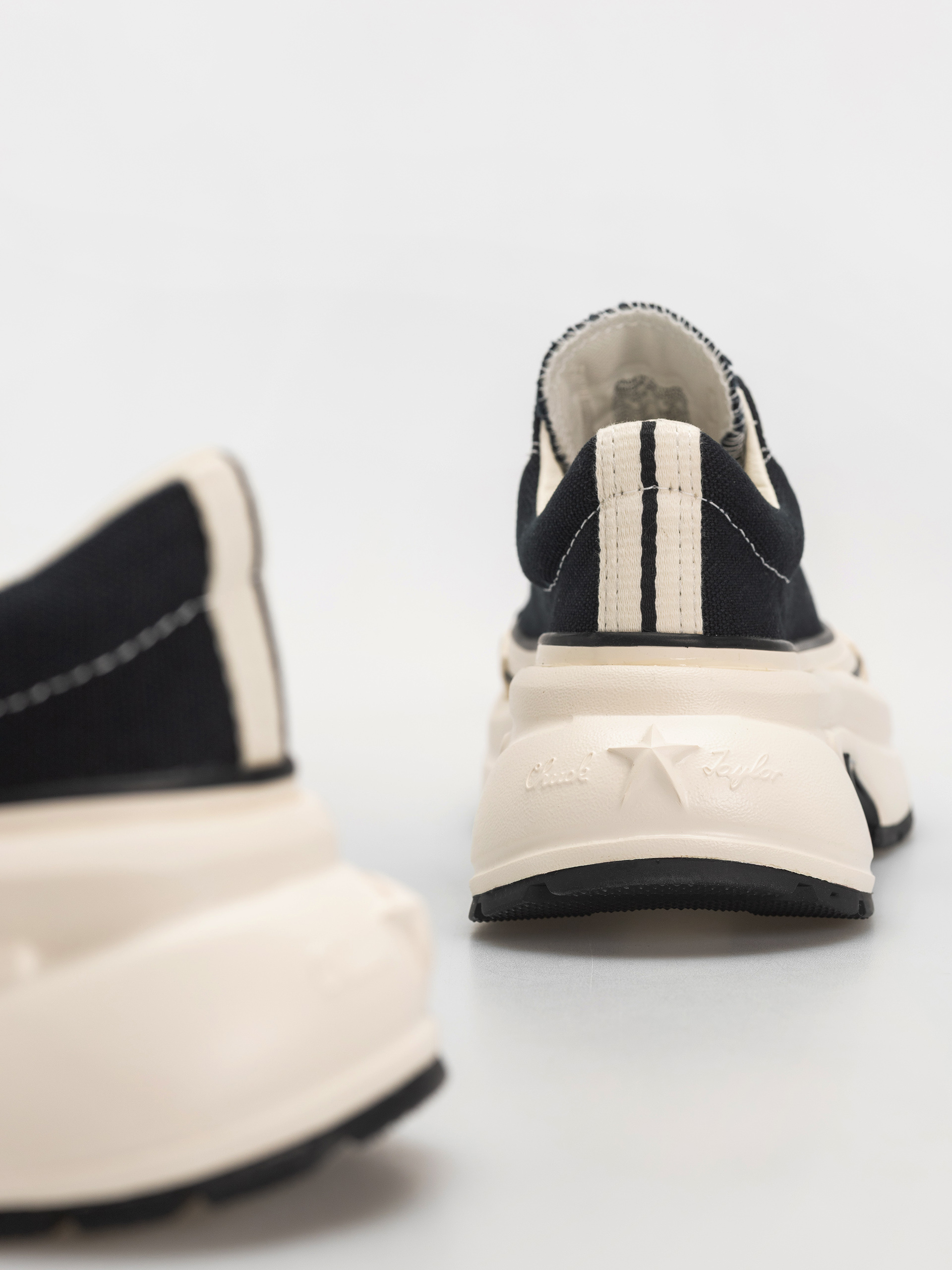 Topánky Converse Run Star Crush Ox Wmn (black/egret/black)