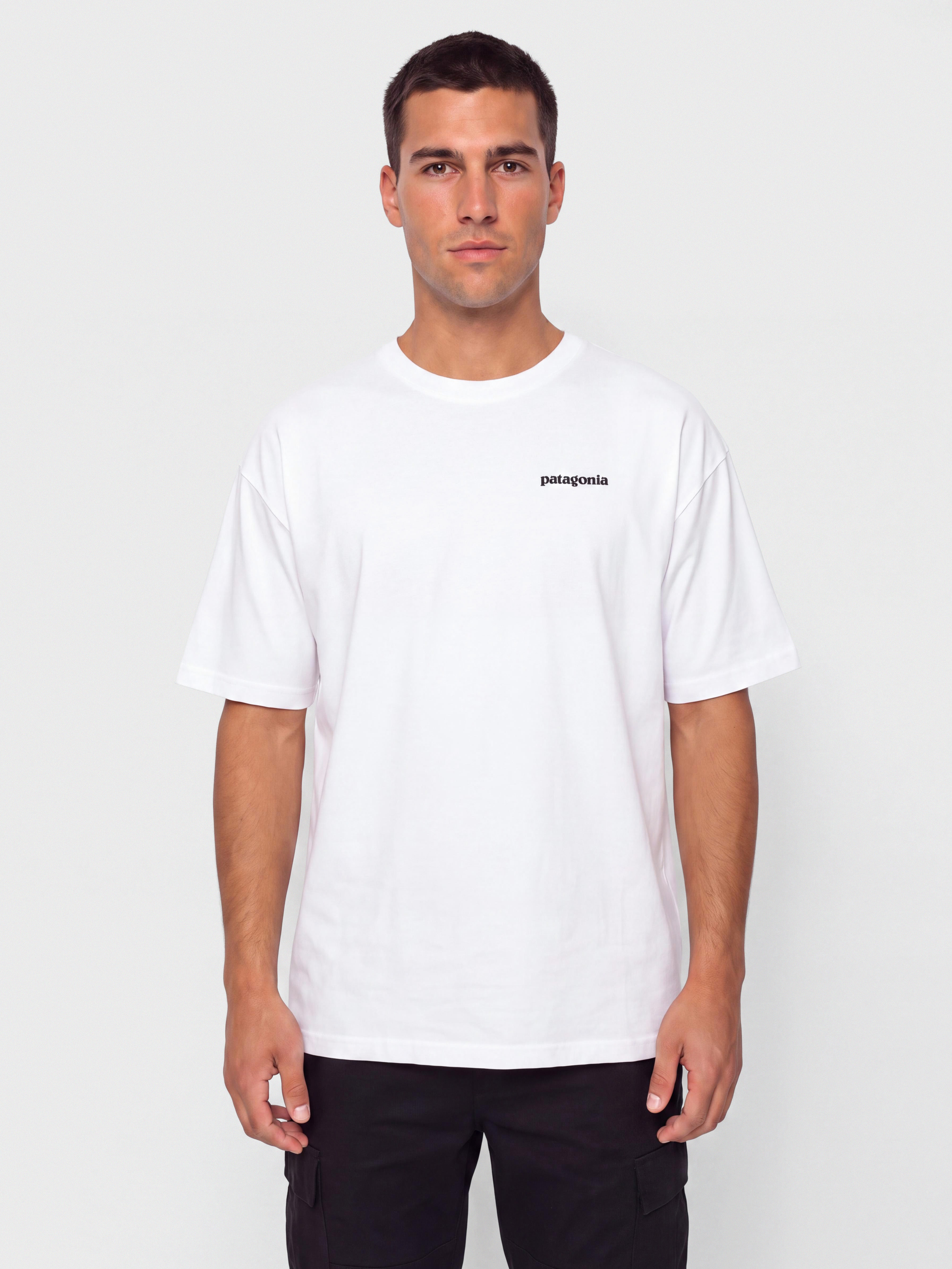 Triu010dko Patagonia P6 Logo Responsibili (white)