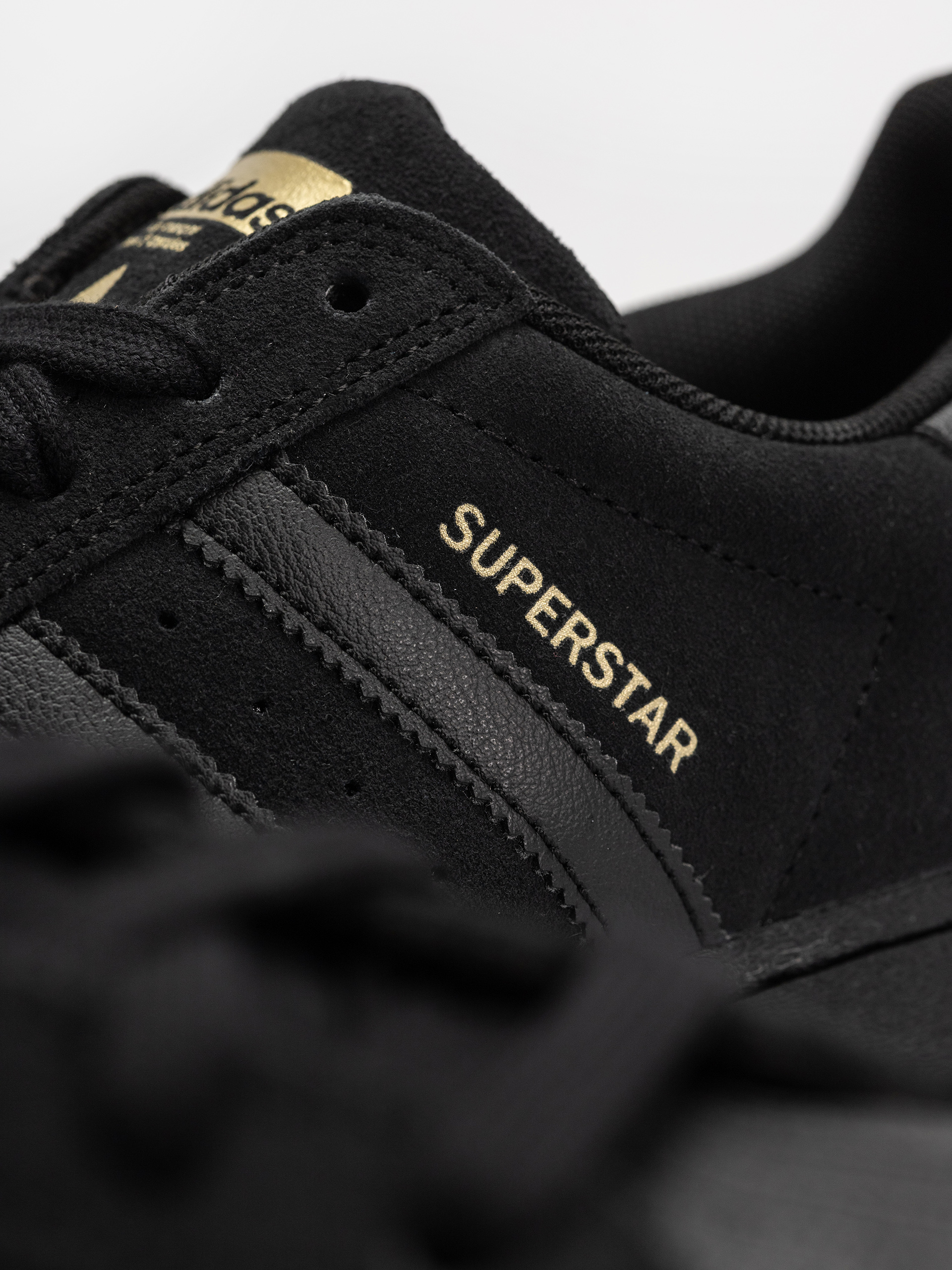 Topánky adidas Superstar Adv (cblack/cblack/goldmt)