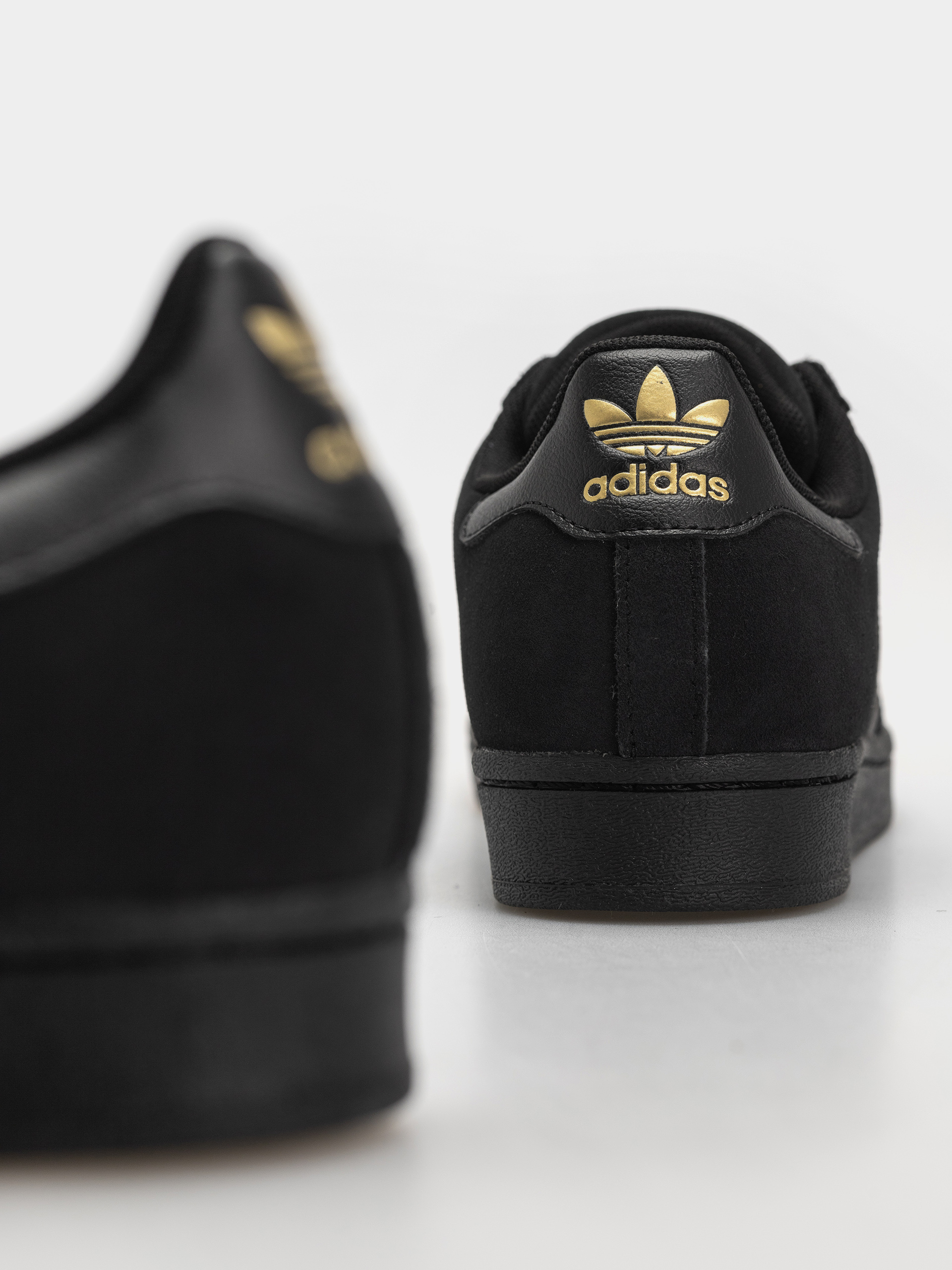Topánky adidas Superstar Adv (cblack/cblack/goldmt)